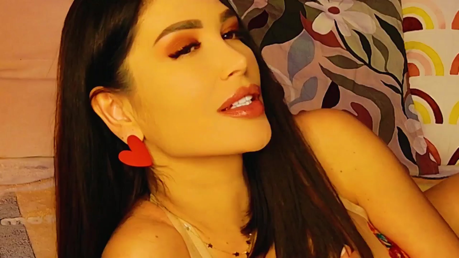 Gallery image thumbnail from AllisonDesire's myfreecams stream on, 02/14/2025, 19:22 image 16 of 20