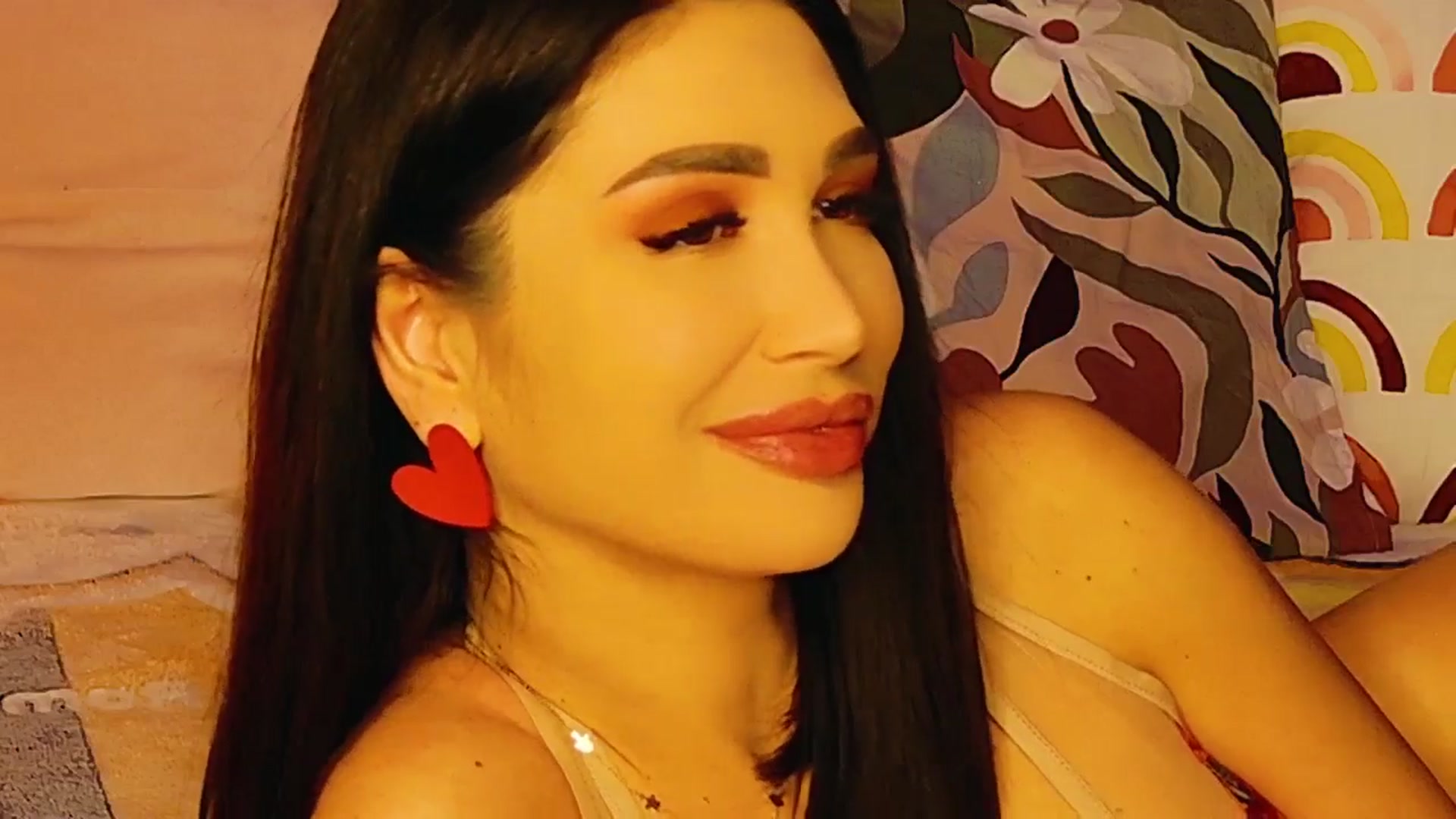 Gallery image thumbnail from AllisonDesire's myfreecams stream on, 02/14/2025, 19:22 image 17 of 20