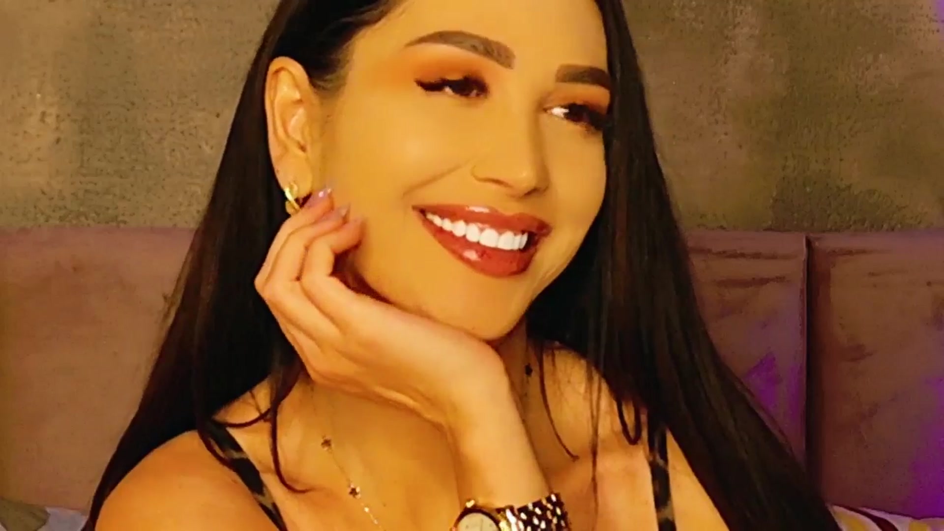 Gallery image thumbnail from AllisonDesire's myfreecams stream on, 02/19/2025, 20:28 image 17 of 20
