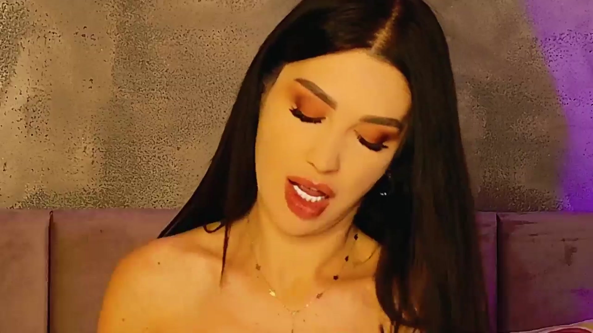 Gallery image thumbnail from AllisonDesire's myfreecams stream on, 02/20/2025, 18:01 image 14 of 20