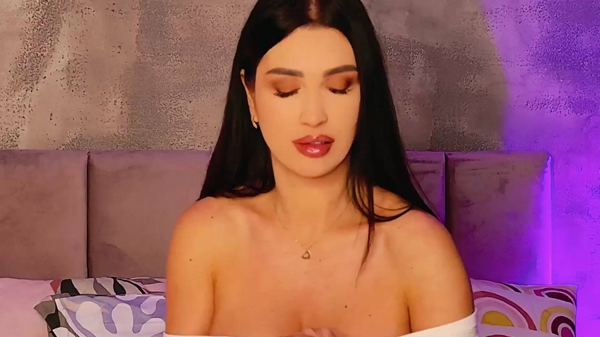 Gallery image thumbnail from AllisonDesire's myfreecams stream on, 03/08/2025, 20:18 image 20 of 20