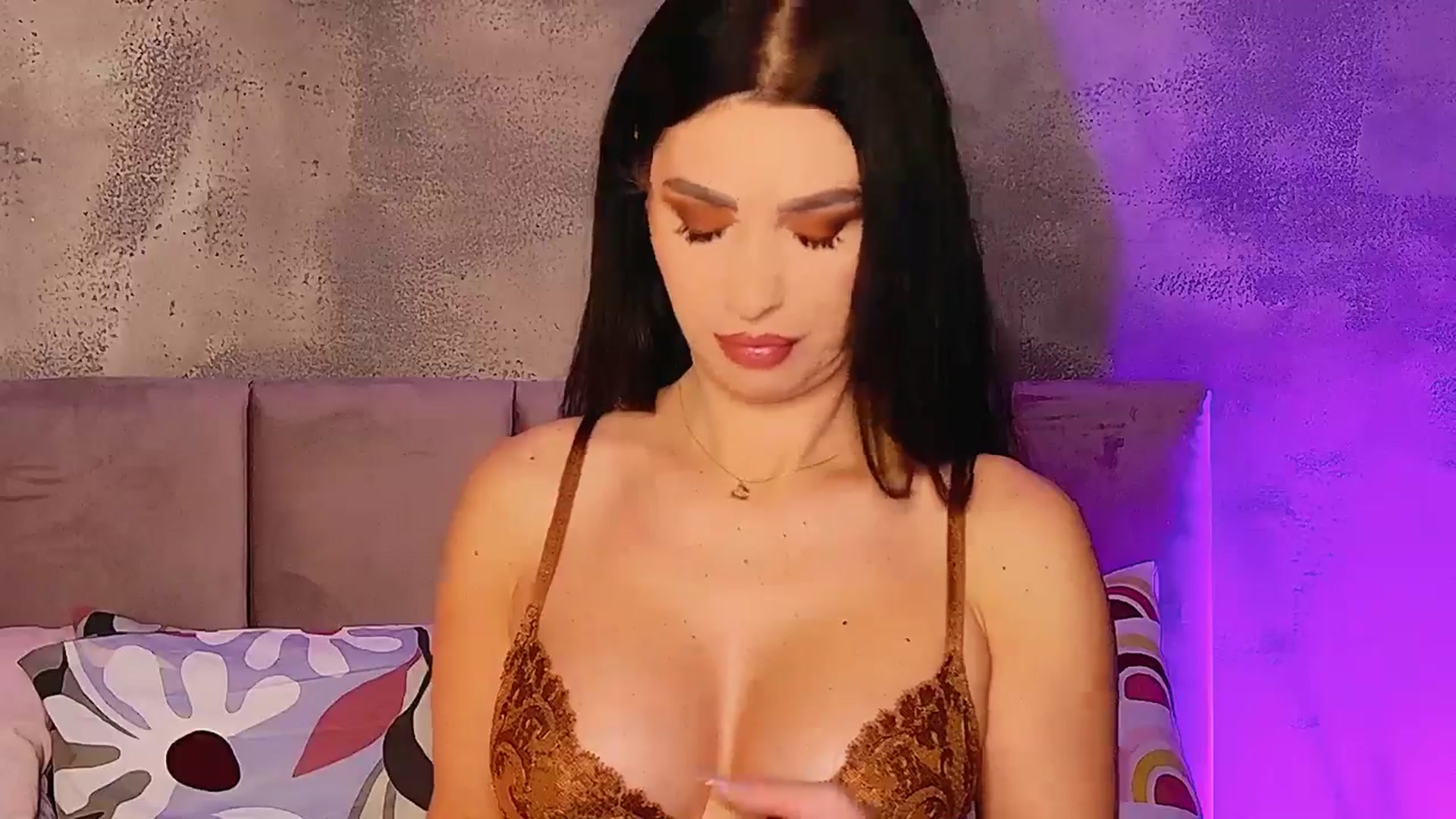 Gallery image thumbnail from AllisonDesire's myfreecams stream on, 03/12/2025, 20:42 image 7 of 20
