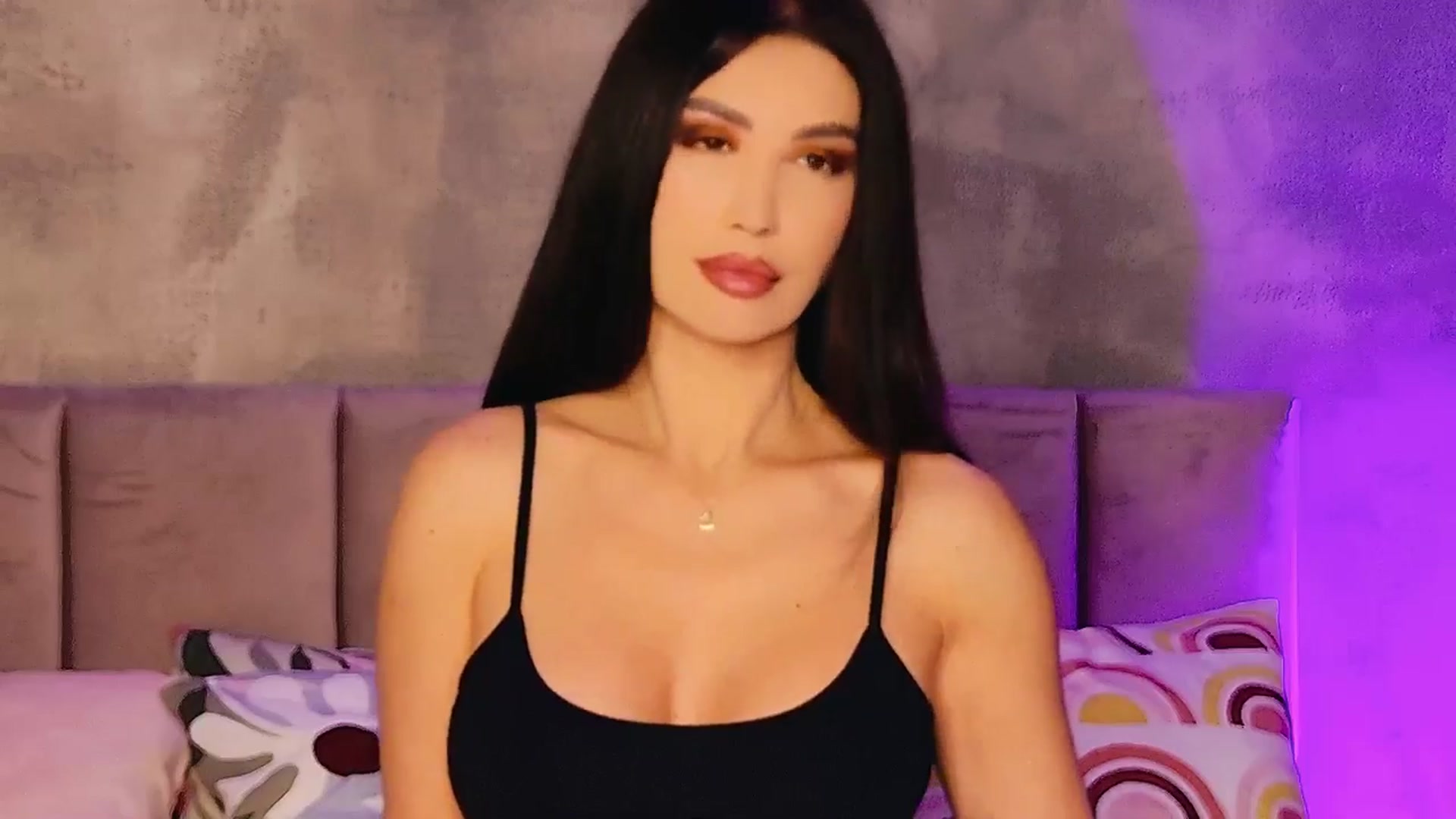 Gallery image thumbnail from AllisonDesire's myfreecams stream on, 03/13/2025, 19:45 image 18 of 20