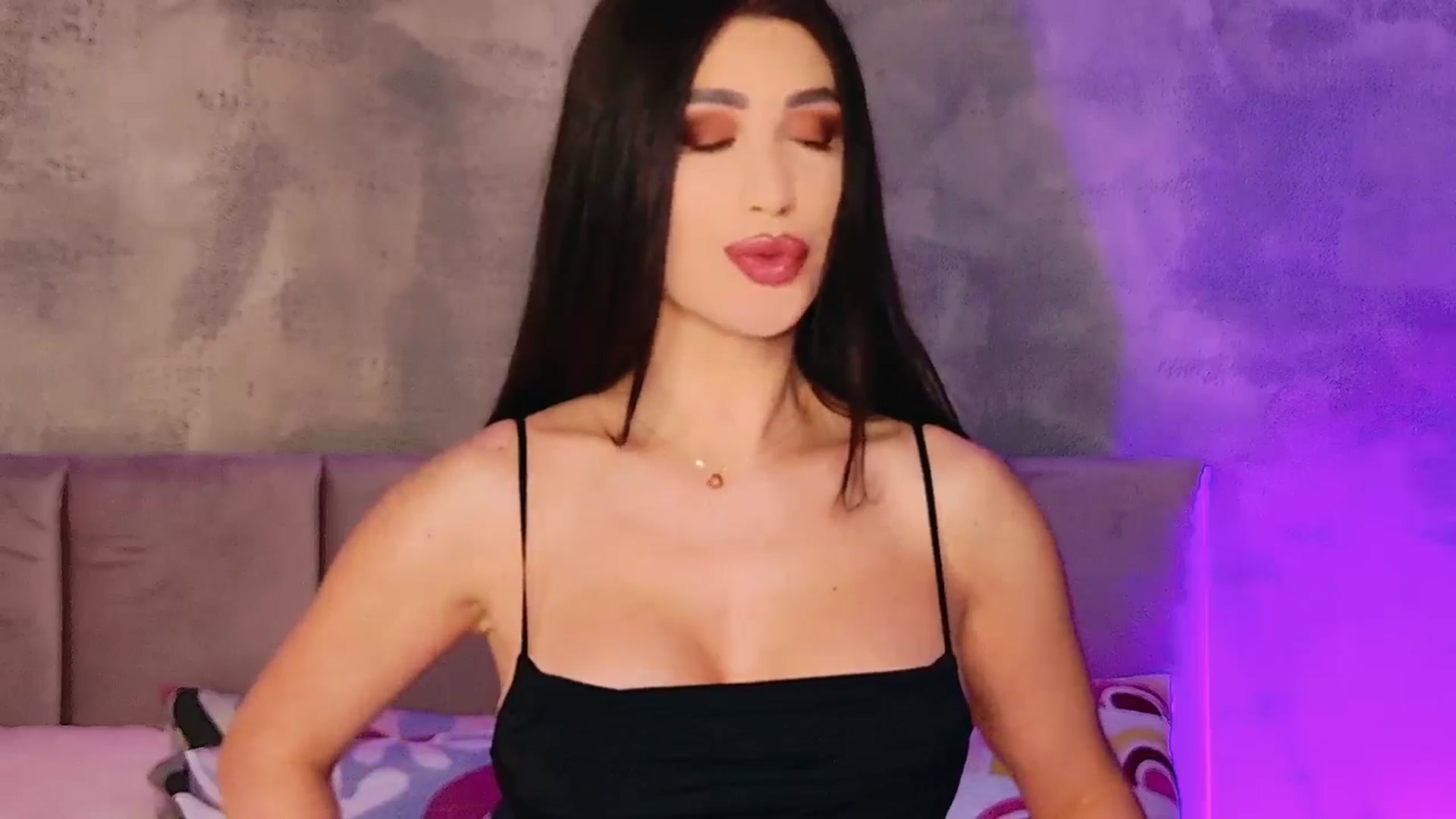 Gallery image thumbnail from AllisonDesire's myfreecams stream on, 03/14/2025, 16:31 image 12 of 20
