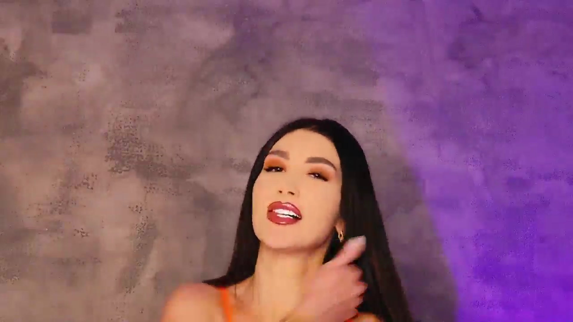 Gallery image thumbnail from AllisonDesire's myfreecams stream on, 03/18/2025, 15:22 image 10 of 20