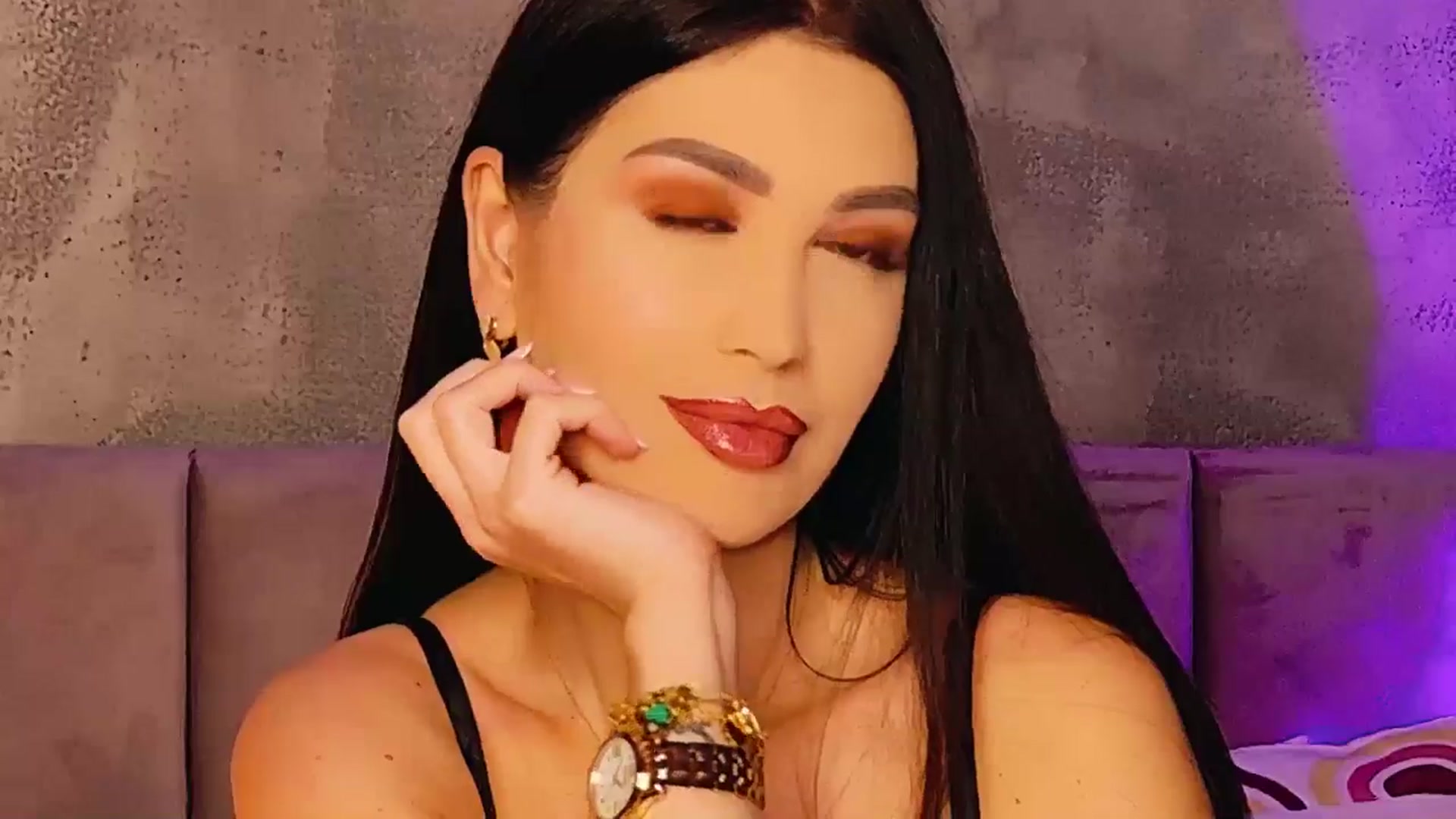 Gallery image thumbnail from AllisonDesire's myfreecams stream on, 03/19/2025, 19:49 image 8 of 20