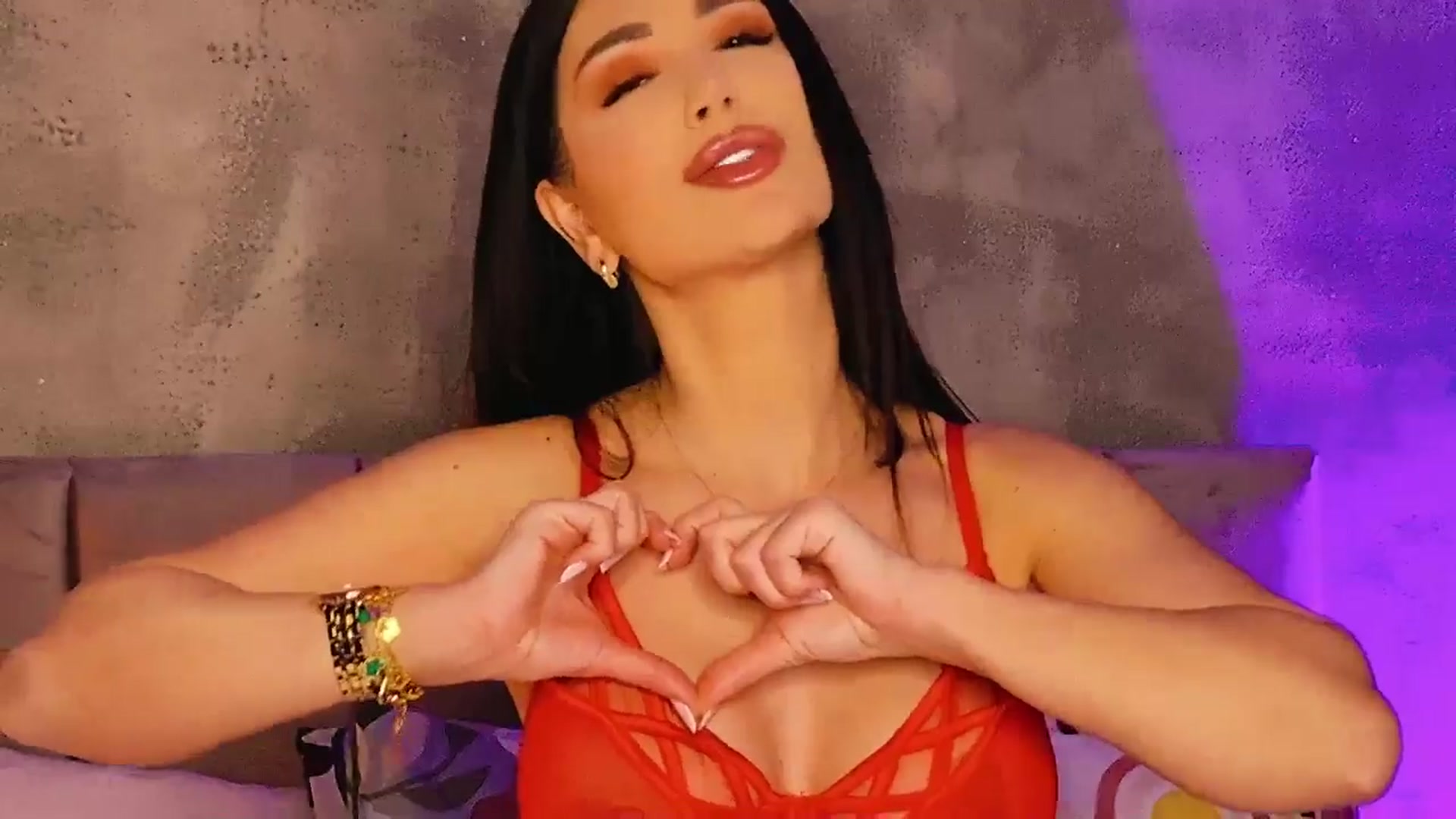 Gallery image thumbnail from AllisonDesire's myfreecams stream on, 03/24/2025, 21:39 image 16 of 20
