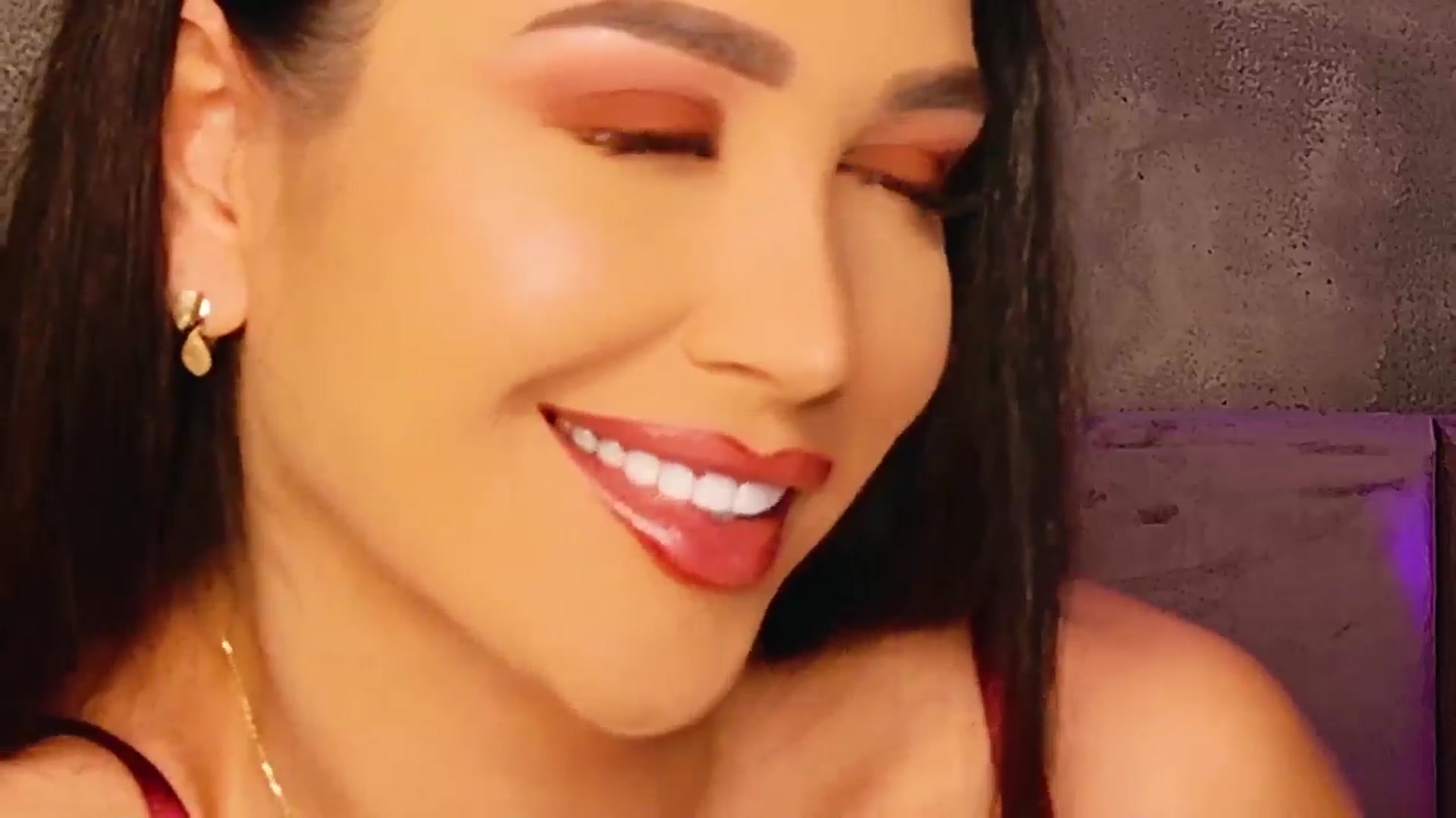 Gallery image thumbnail from AllisonDesire's myfreecams stream on, 03/25/2025, 21:06 image 18 of 20