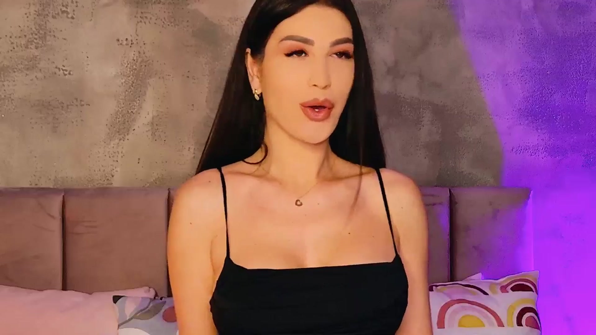 Gallery image thumbnail from AllisonDesire's myfreecams stream on, 04/02/2025, 04:58 image 6 of 20