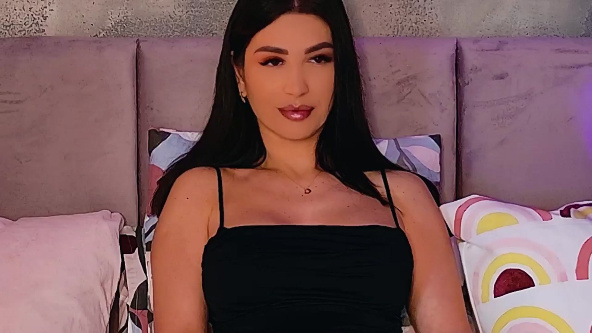 Gallery image thumbnail from AllisonDesire's myfreecams stream on, 04/02/2025, 08:40 image 10 of 20