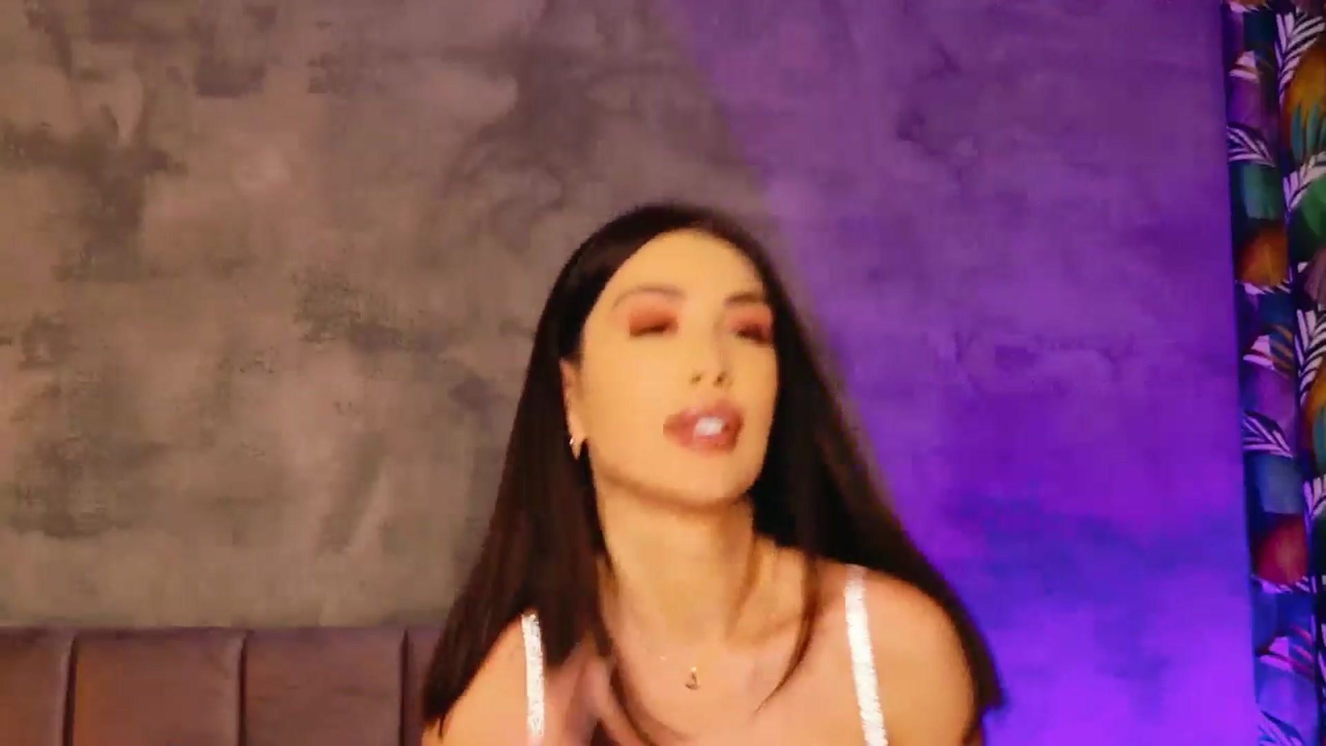 Gallery image thumbnail from AllisonDesire's myfreecams stream on, 04/13/2025, 18:58 image 6 of 20