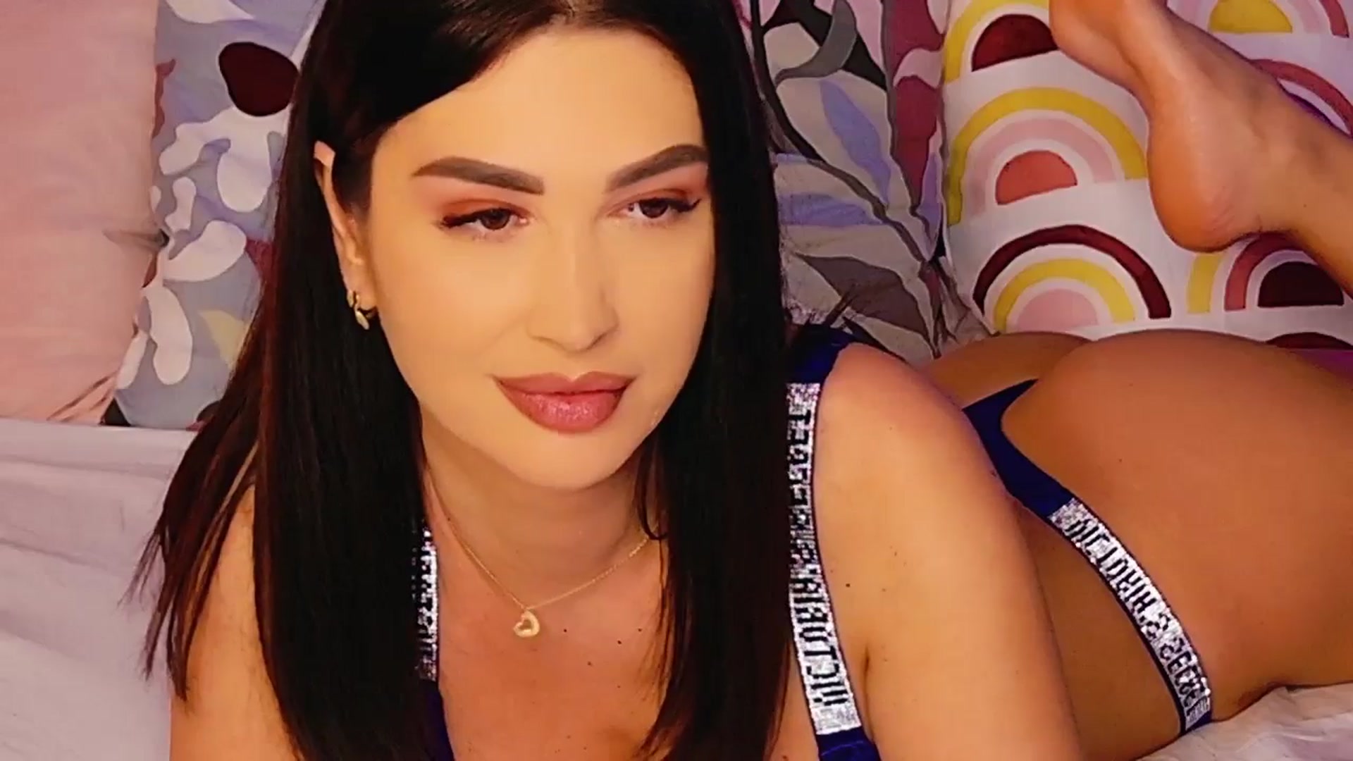 Gallery image thumbnail from AllisonDesire's myfreecams stream on, 04/16/2025, 17:52 image 3 of 20