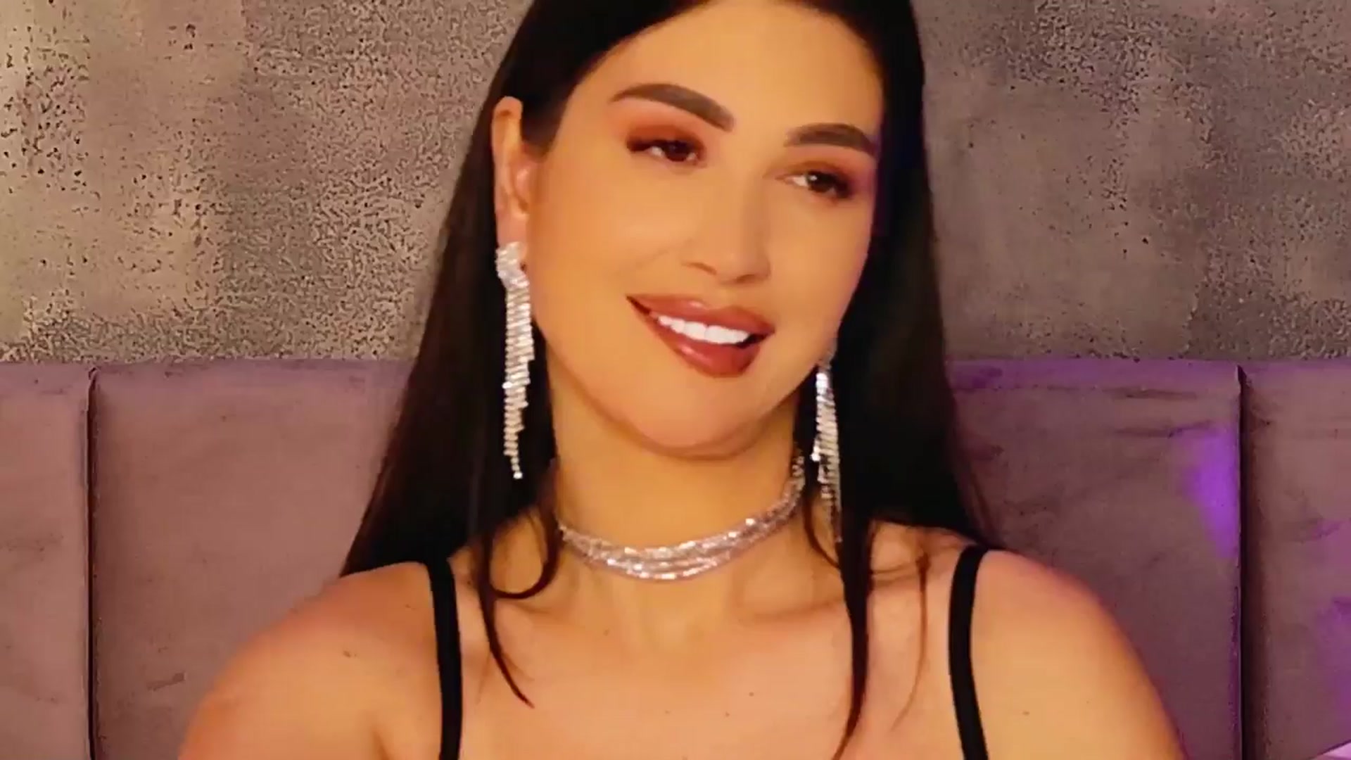 Gallery image thumbnail from AllisonDesire's myfreecams stream on, 04/17/2025, 20:30 image 5 of 20