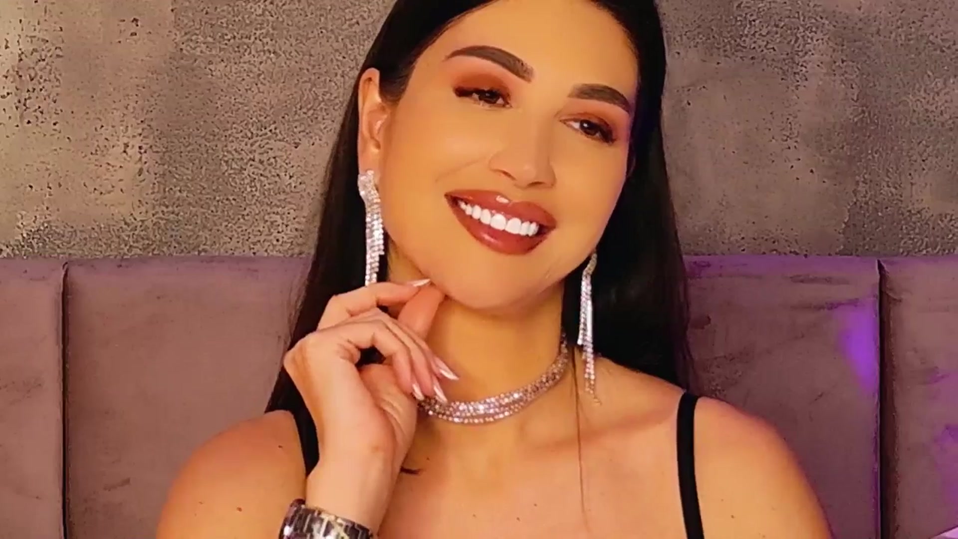 Gallery image thumbnail from AllisonDesire's myfreecams stream on, 04/17/2025, 20:30 image 8 of 20