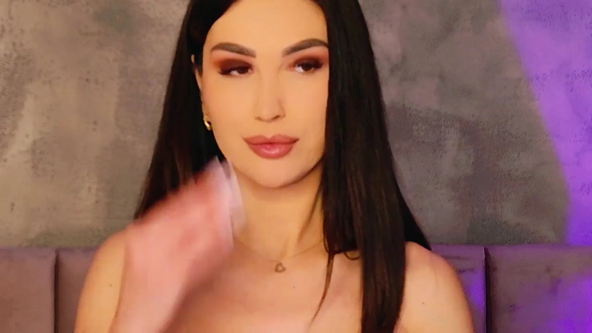 Gallery image thumbnail from AllisonDesire's myfreecams stream on, 04/18/2025, 16:45 image 2 of 20