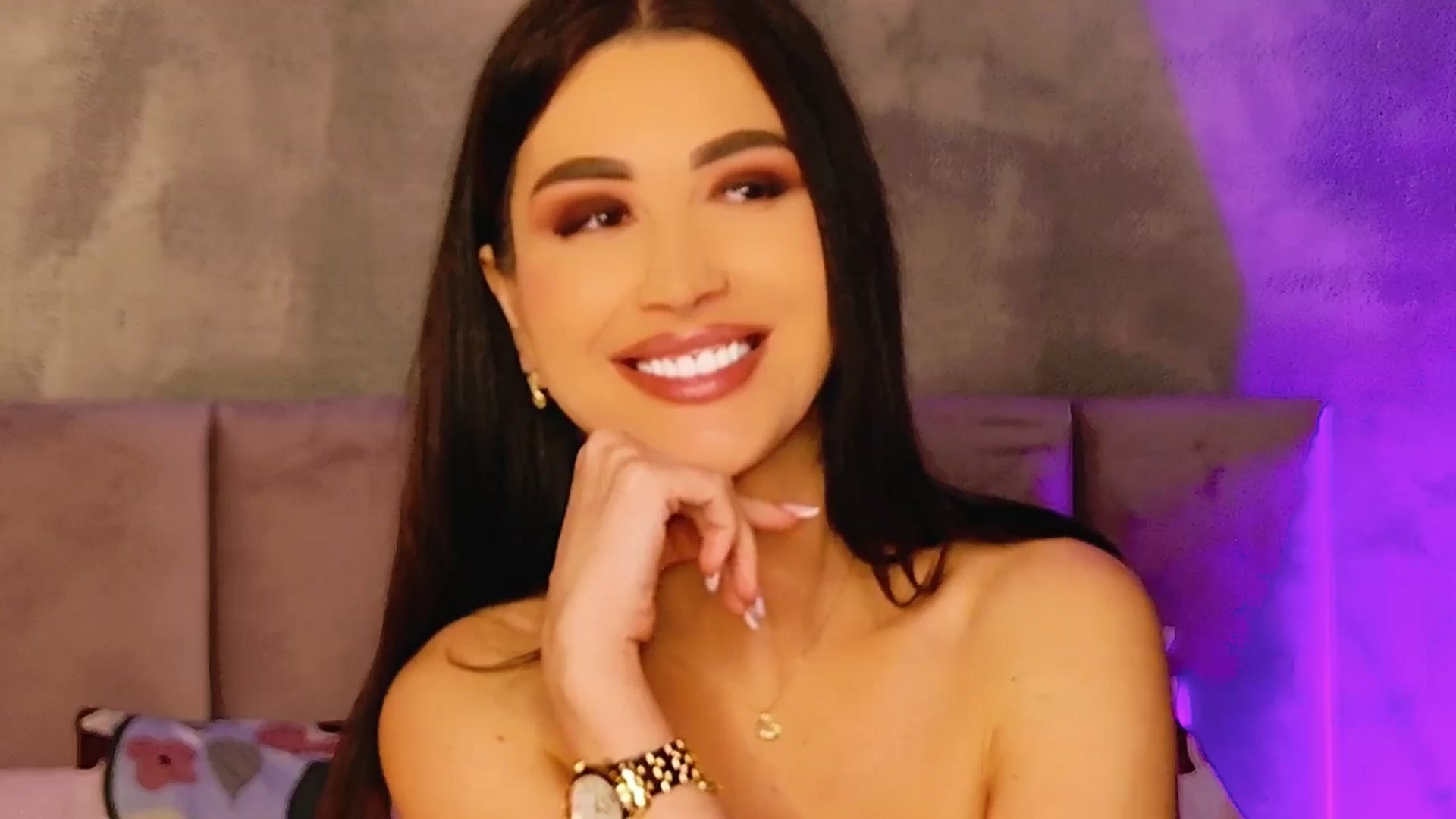 Gallery image thumbnail from AllisonDesire's myfreecams stream on, 04/19/2025, 19:35 image 7 of 20