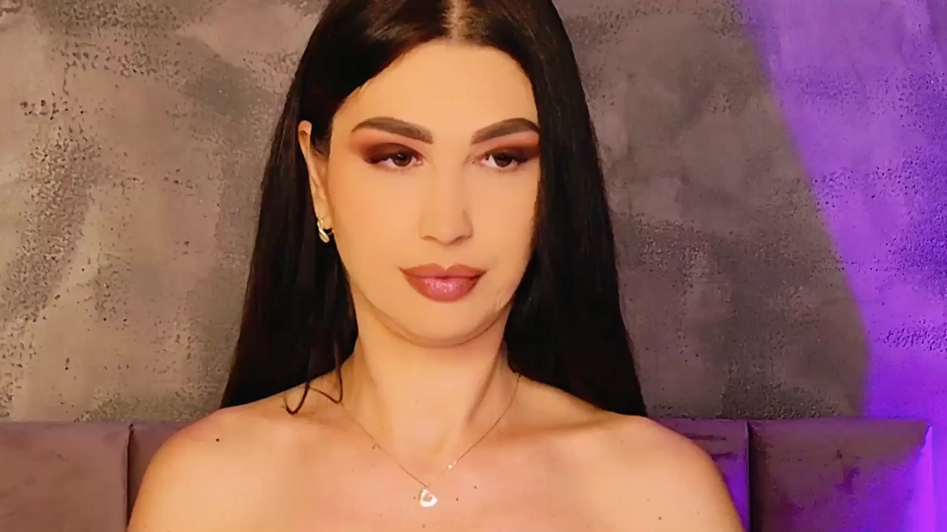 Gallery image thumbnail from AllisonDesire's myfreecams stream on, 04/22/2025, 17:48 image 13 of 20