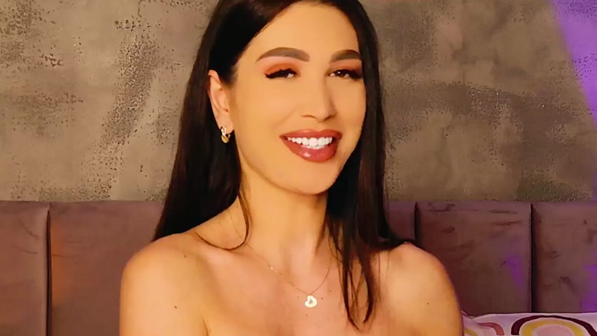 Gallery image thumbnail from AllisonDesire's myfreecams stream on, 04/26/2025, 20:29 image 14 of 20