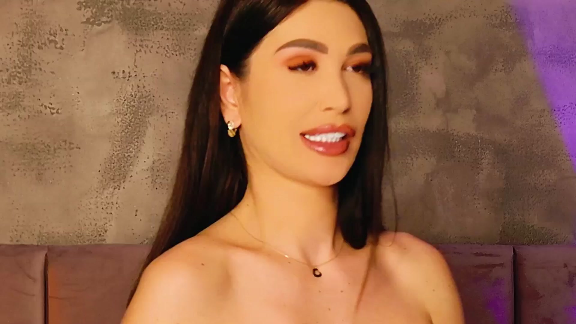 Gallery image thumbnail from AllisonDesire's myfreecams stream on, 04/26/2025, 20:29 image 10 of 20