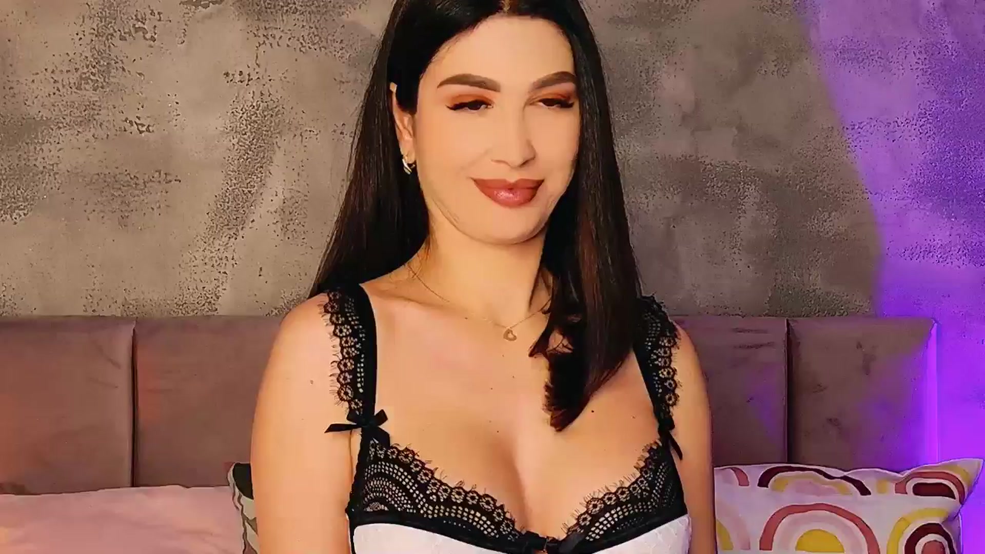Gallery image thumbnail from AllisonDesire's myfreecams stream on, 04/27/2025, 17:02 image 8 of 20