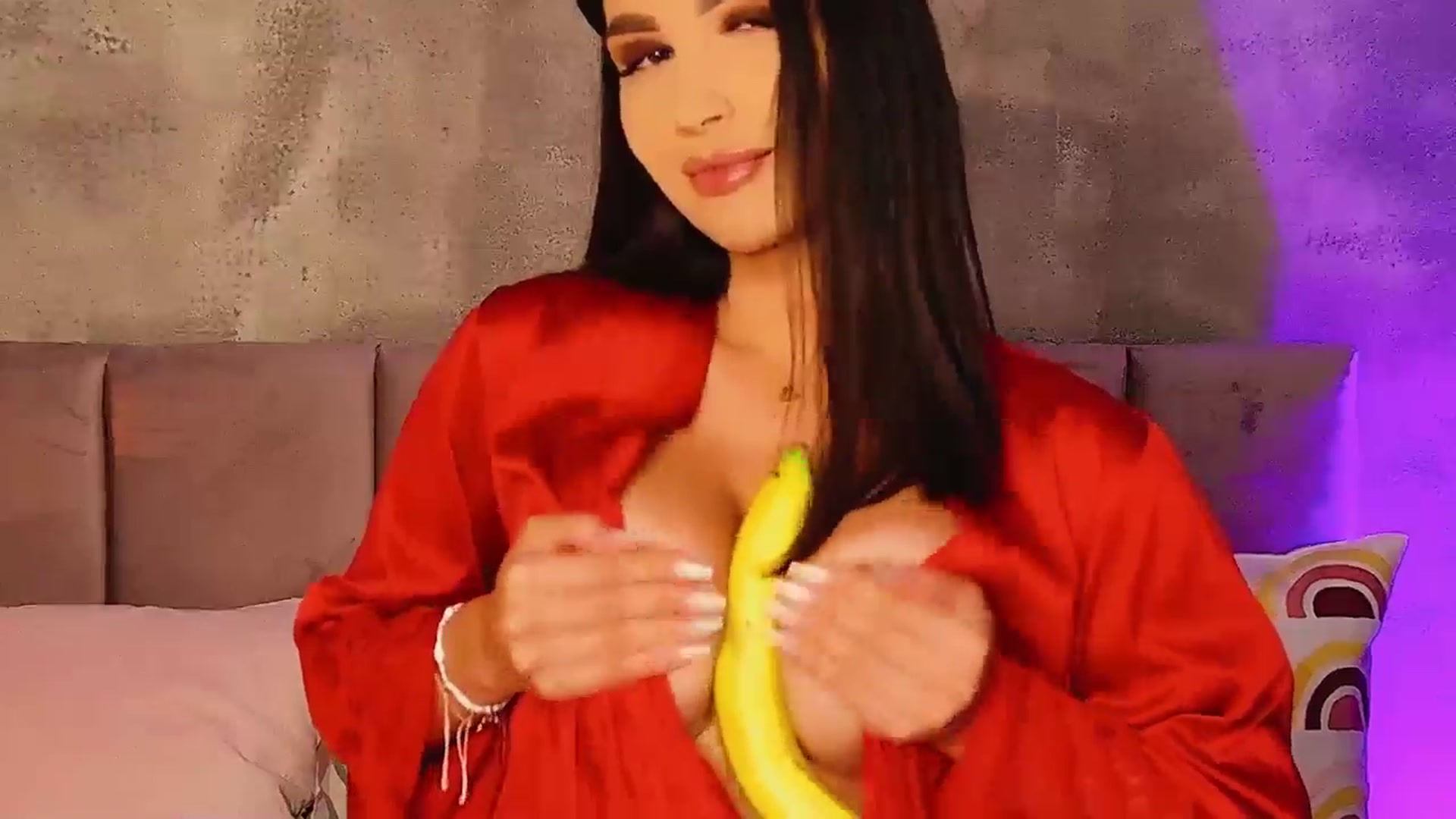 Gallery image thumbnail from AllisonDesire's myfreecams stream on, 05/14/2025, 20:33 image 19 of 20