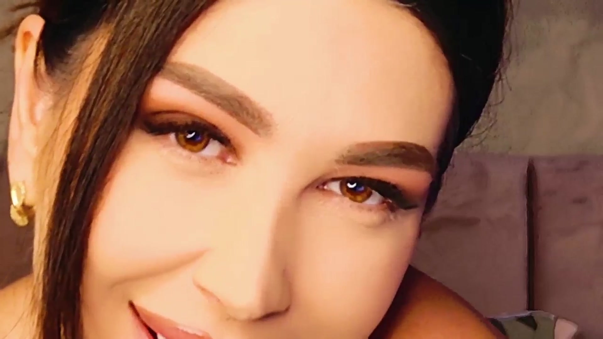 Gallery image thumbnail from AllisonDesire's myfreecams stream on, 05/25/2025, 17:29 image 18 of 20