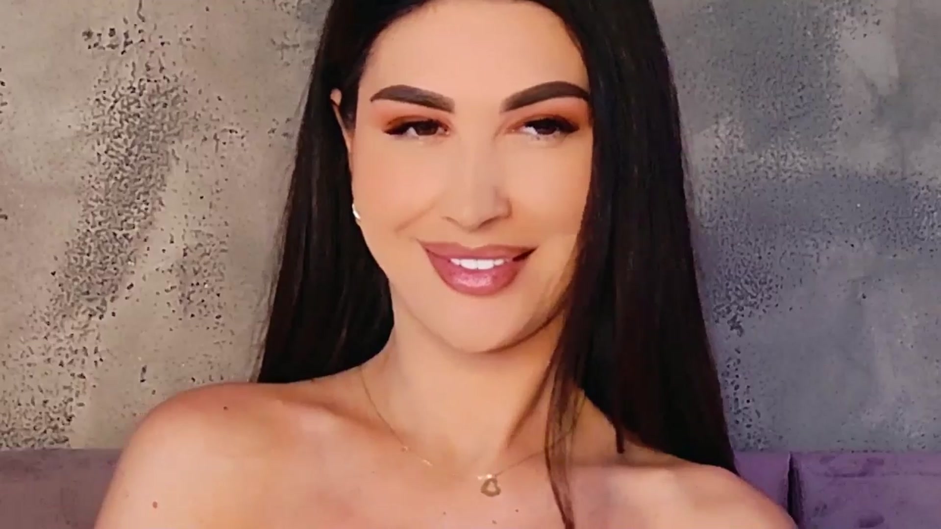 Gallery image thumbnail from AllisonDesire's myfreecams stream on, 06/16/2025, 10:07 image 13 of 20