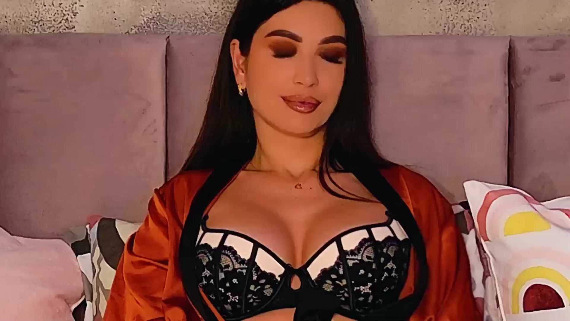 Gallery image thumbnail from AllisonDesire's myfreecams stream on, 06/20/2025, 08:19 image 14 of 20