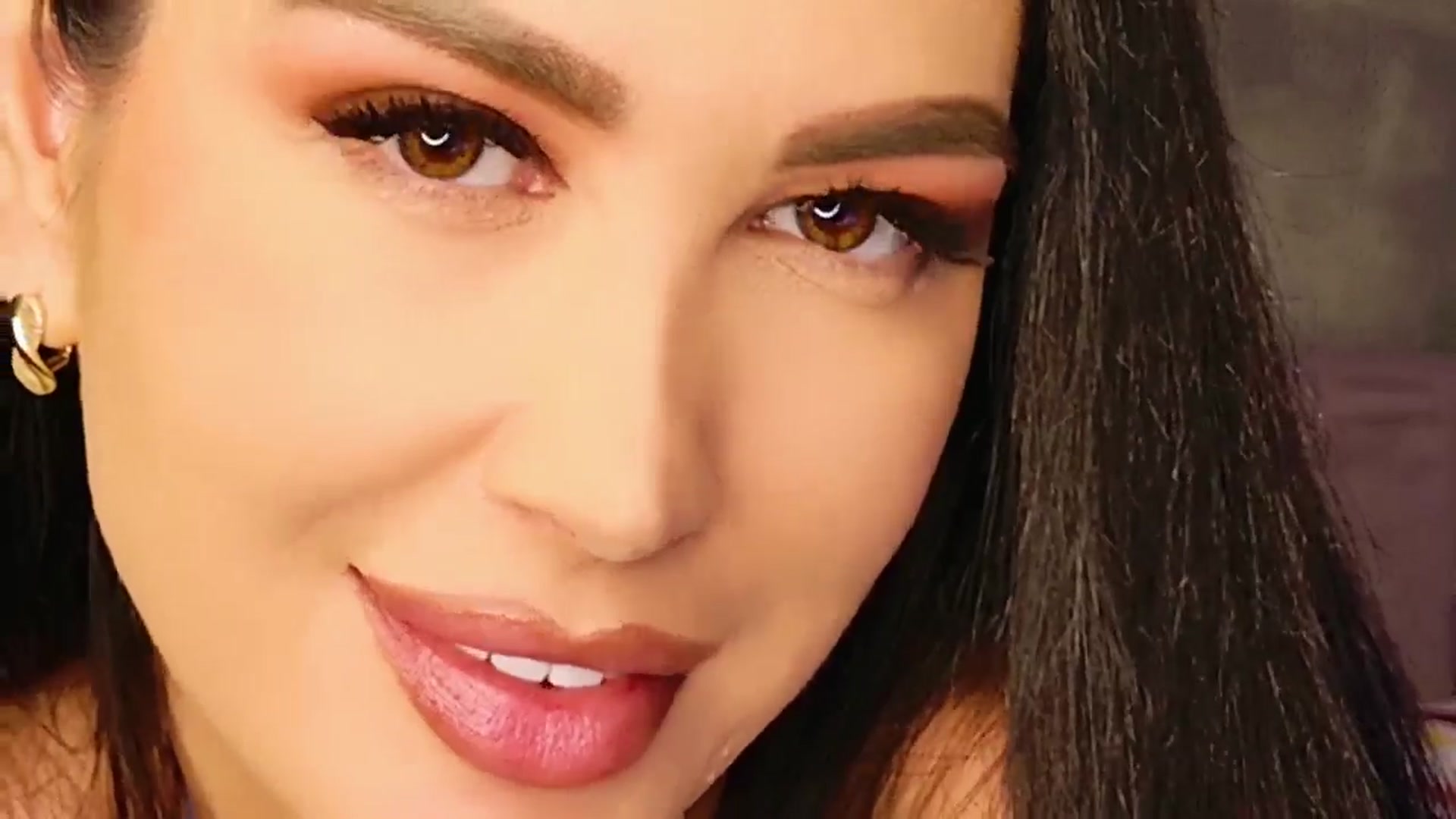 Gallery image thumbnail from AllisonDesire's myfreecams stream on, 06/28/2025, 07:50 image 18 of 20
