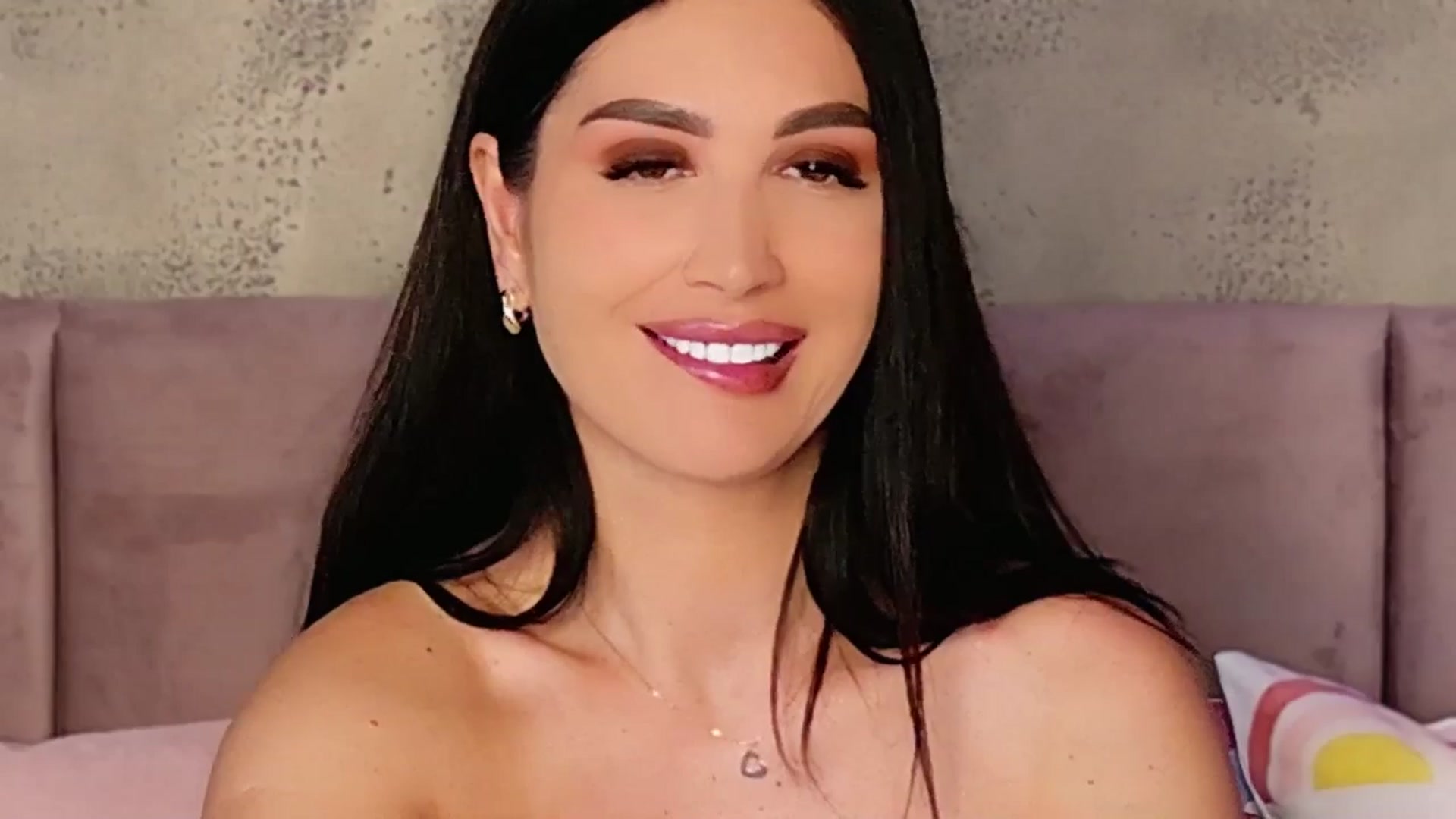 Gallery image thumbnail from AllisonDesire's myfreecams stream on, 07/04/2025, 08:49 image 15 of 20