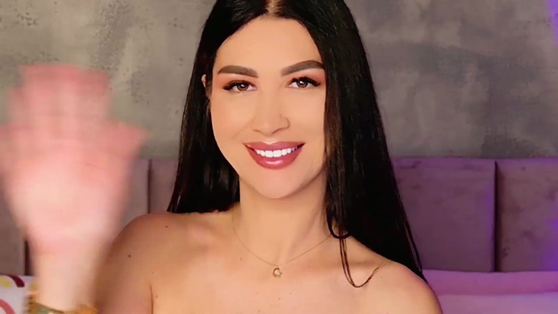 Gallery image thumbnail from AllisonDesire's myfreecams stream on, 07/06/2025, 07:35 image 4 of 20