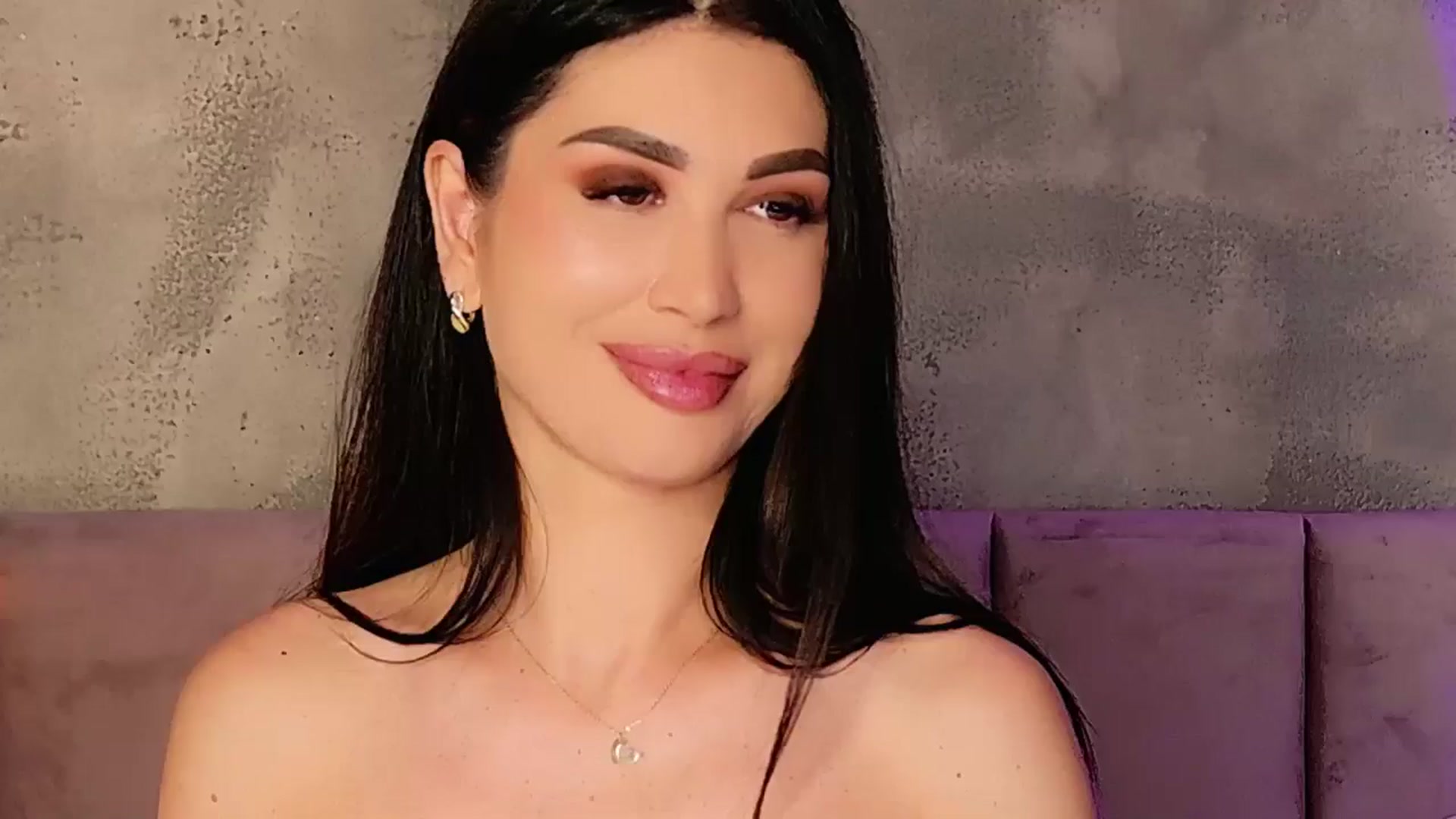 Gallery image thumbnail from AllisonDesire's myfreecams stream on, 07/11/2025, 11:52 image 17 of 20