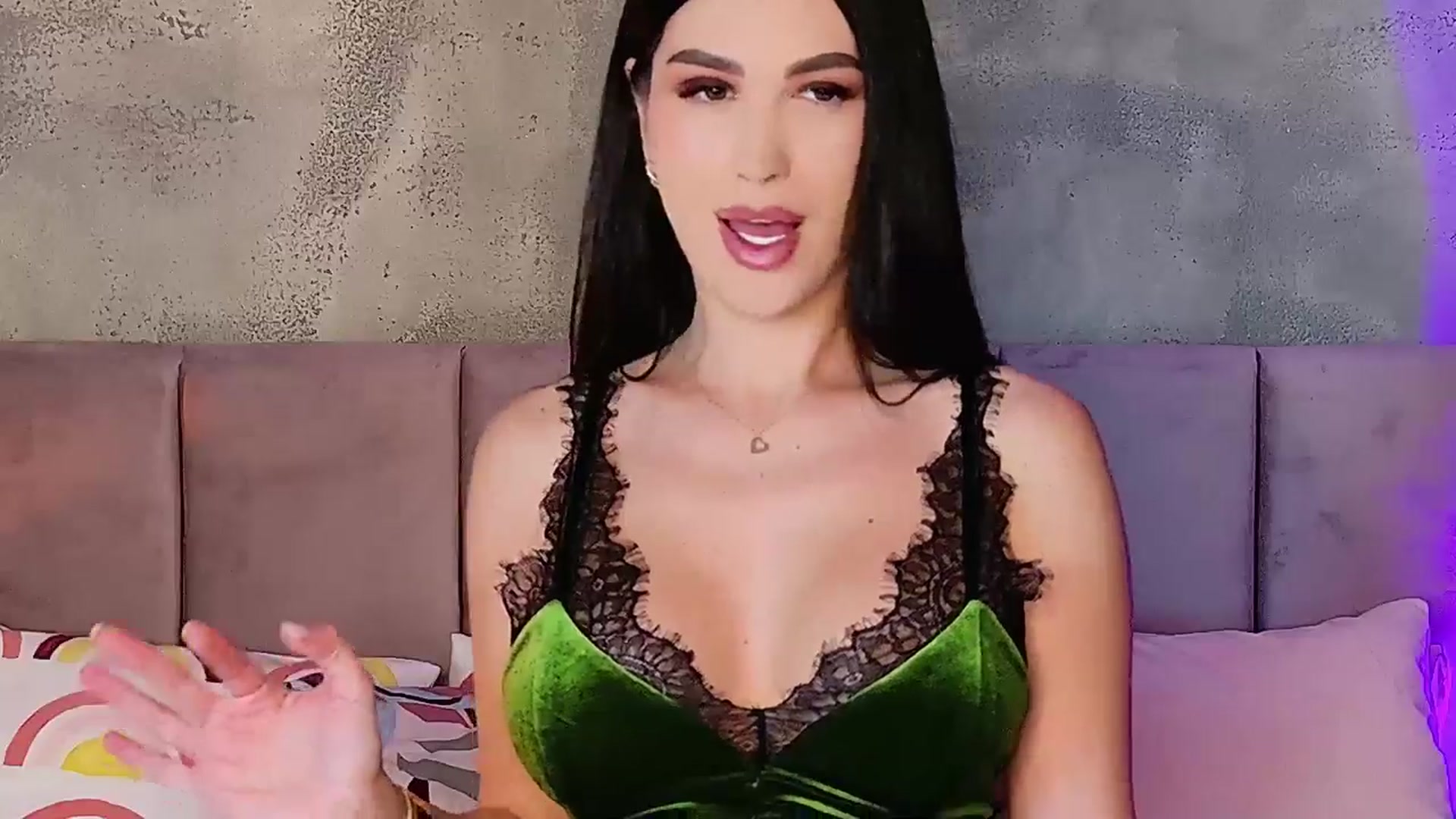 Gallery image thumbnail from AllisonDesire's myfreecams stream on, 07/13/2025, 07:14 image 5 of 20