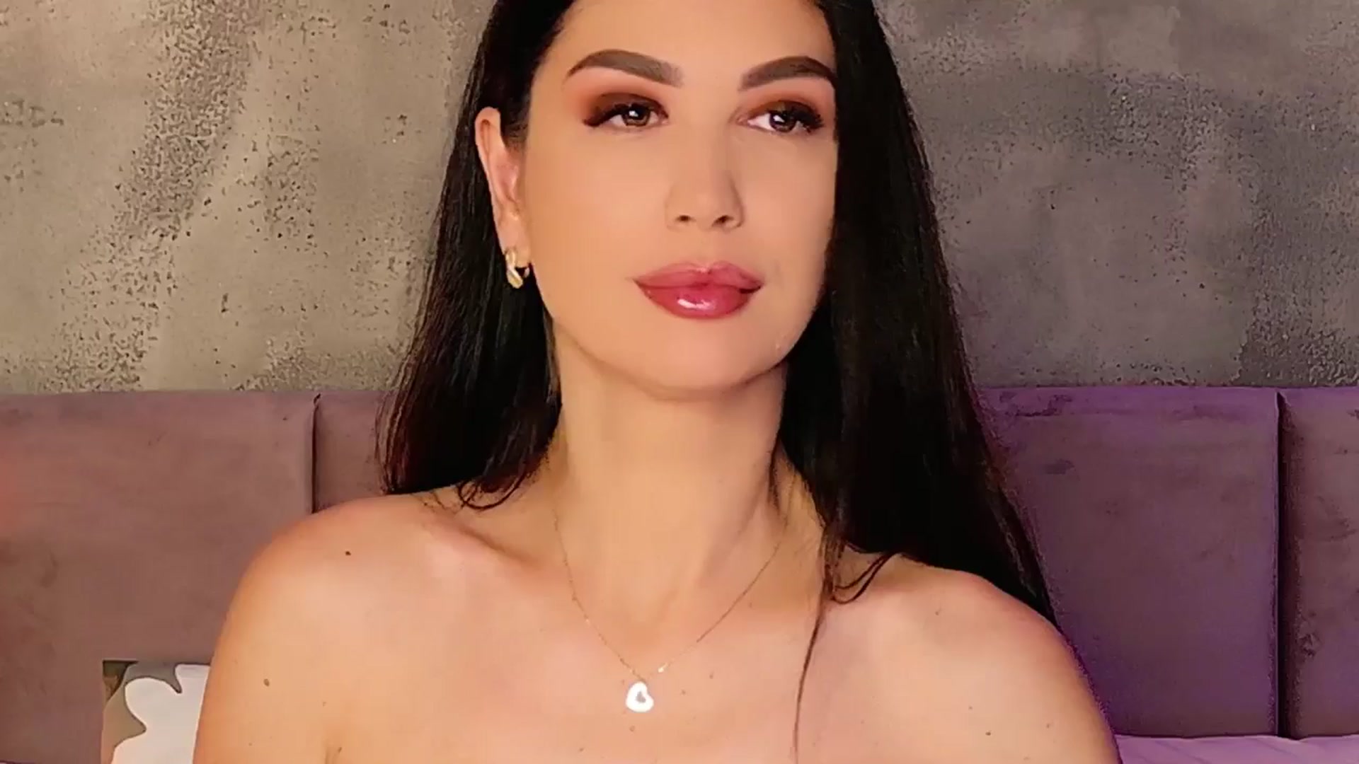 Gallery image thumbnail from AllisonDesire's myfreecams stream on, 07/16/2025, 04:11 image 8 of 20
