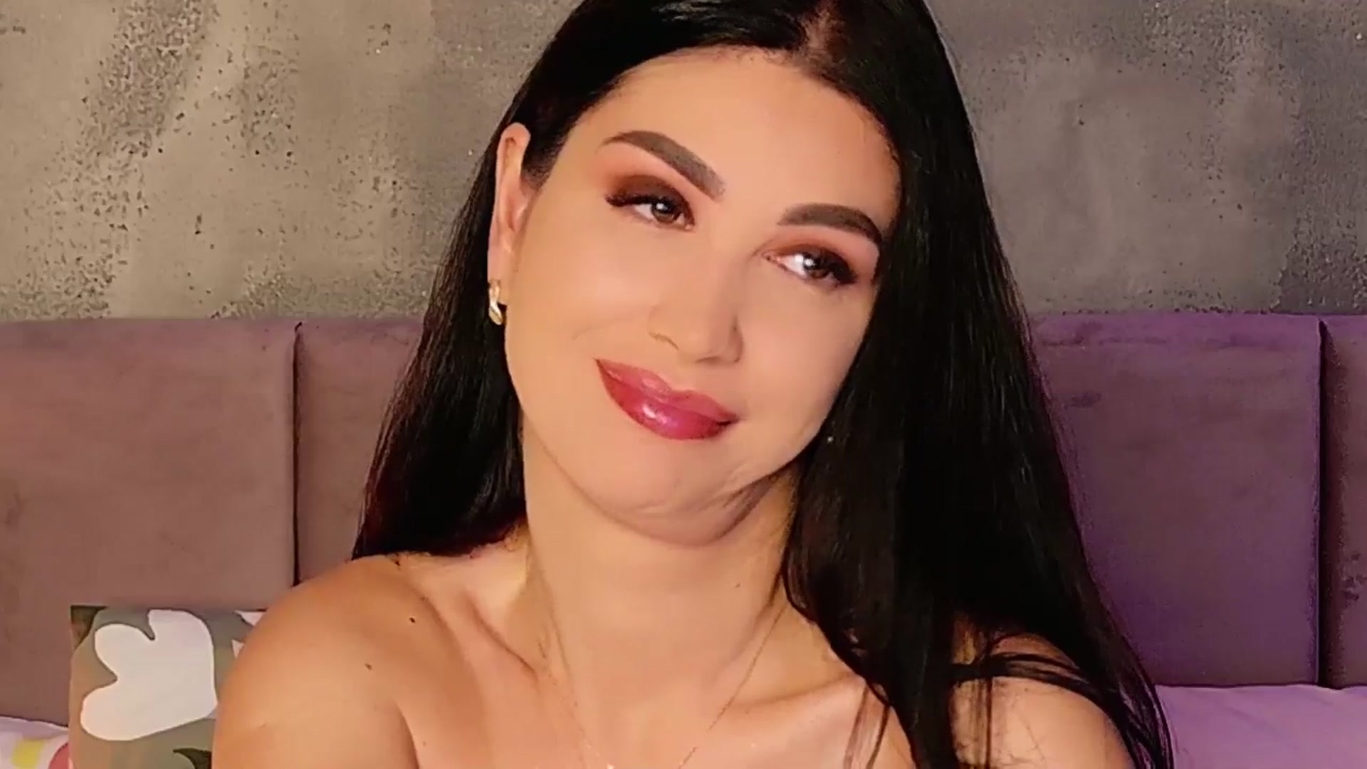 Gallery image thumbnail from AllisonDesire's myfreecams stream on, 07/16/2025, 04:11 image 16 of 20