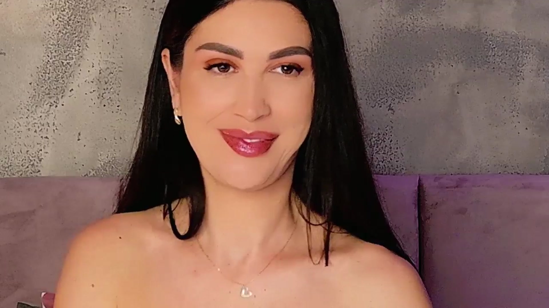 Gallery image thumbnail from AllisonDesire's myfreecams stream on, 07/19/2025, 12:15 image 17 of 20