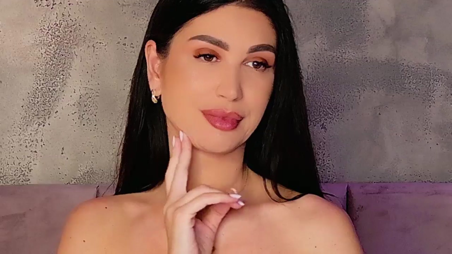 Gallery image thumbnail from AllisonDesire's myfreecams stream on, 07/19/2025, 12:15 image 13 of 20