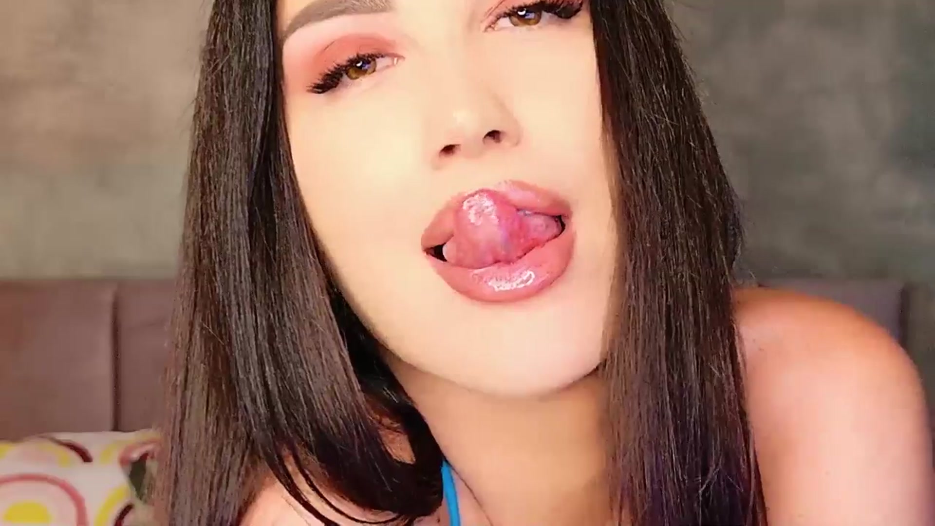 Gallery image thumbnail from AllisonDesire's myfreecams stream on, 08/08/2025, 14:52 image 6 of 20