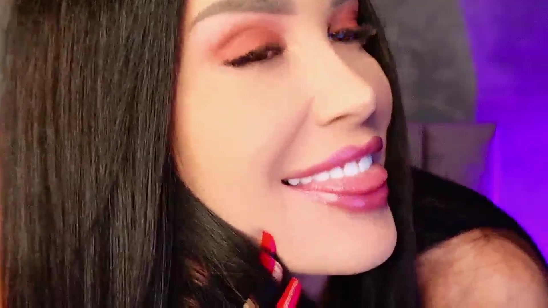 Gallery image thumbnail from AllisonDesire's myfreecams stream on, 10/09/2025, 10:04 image 2 of 20