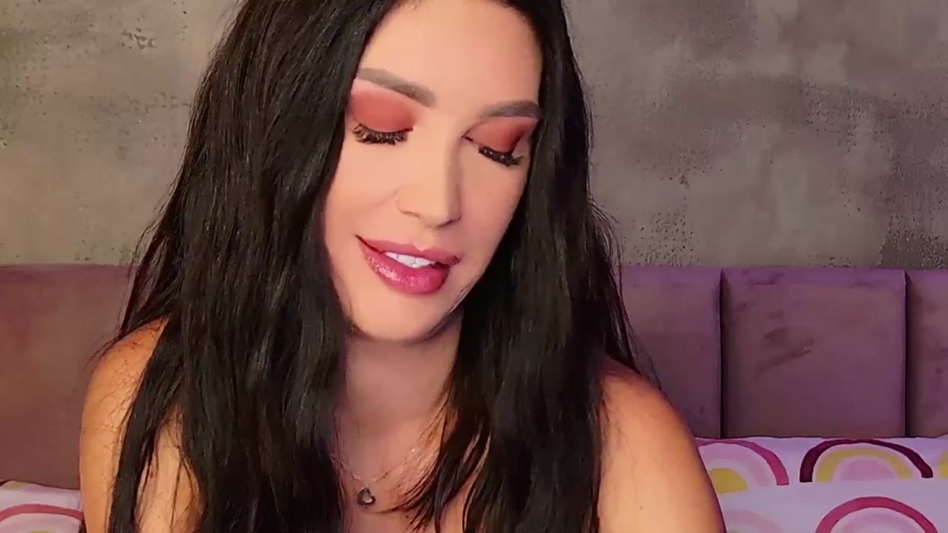 Gallery image thumbnail from AllisonDesire's myfreecams stream on, 10/12/2025, 15:31 image 10 of 20