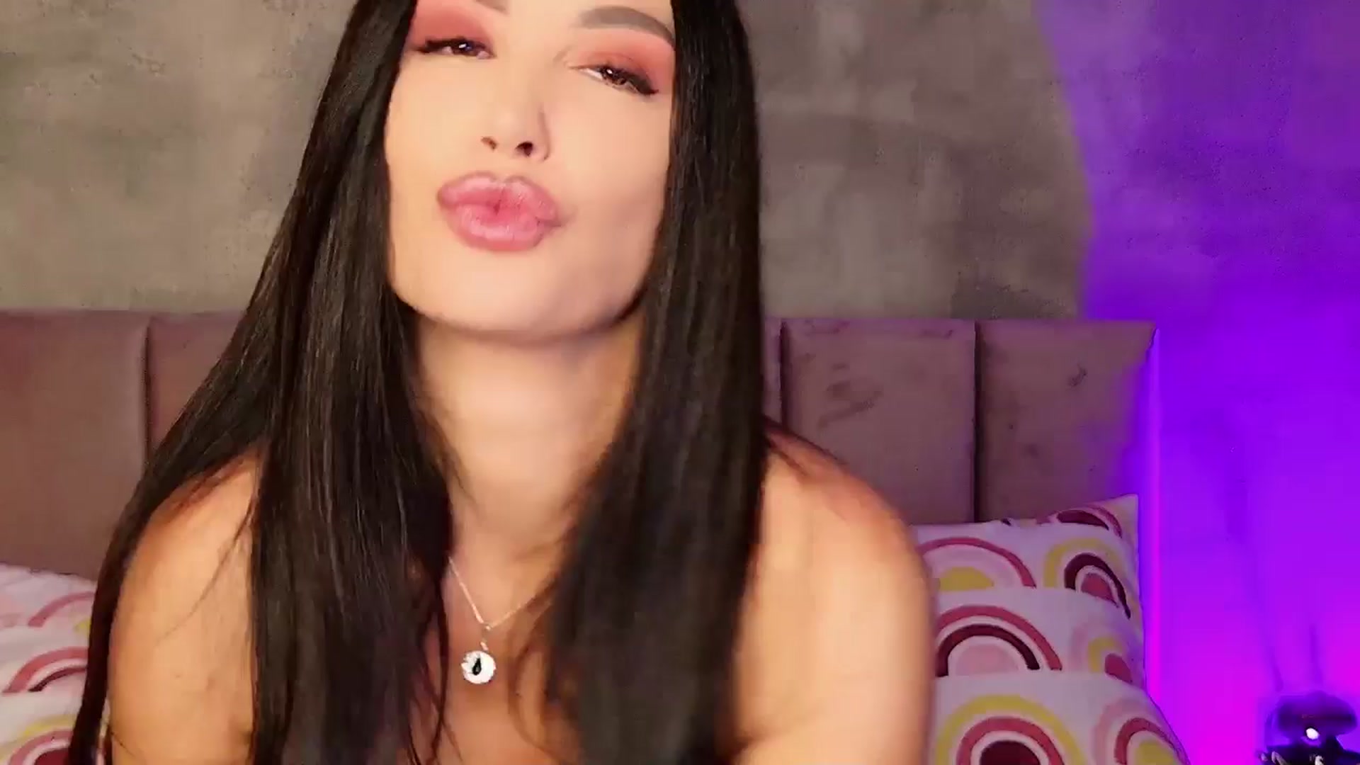 Gallery image thumbnail from AllisonDesire's myfreecams stream on, 10/25/2025, 16:16 image 19 of 20