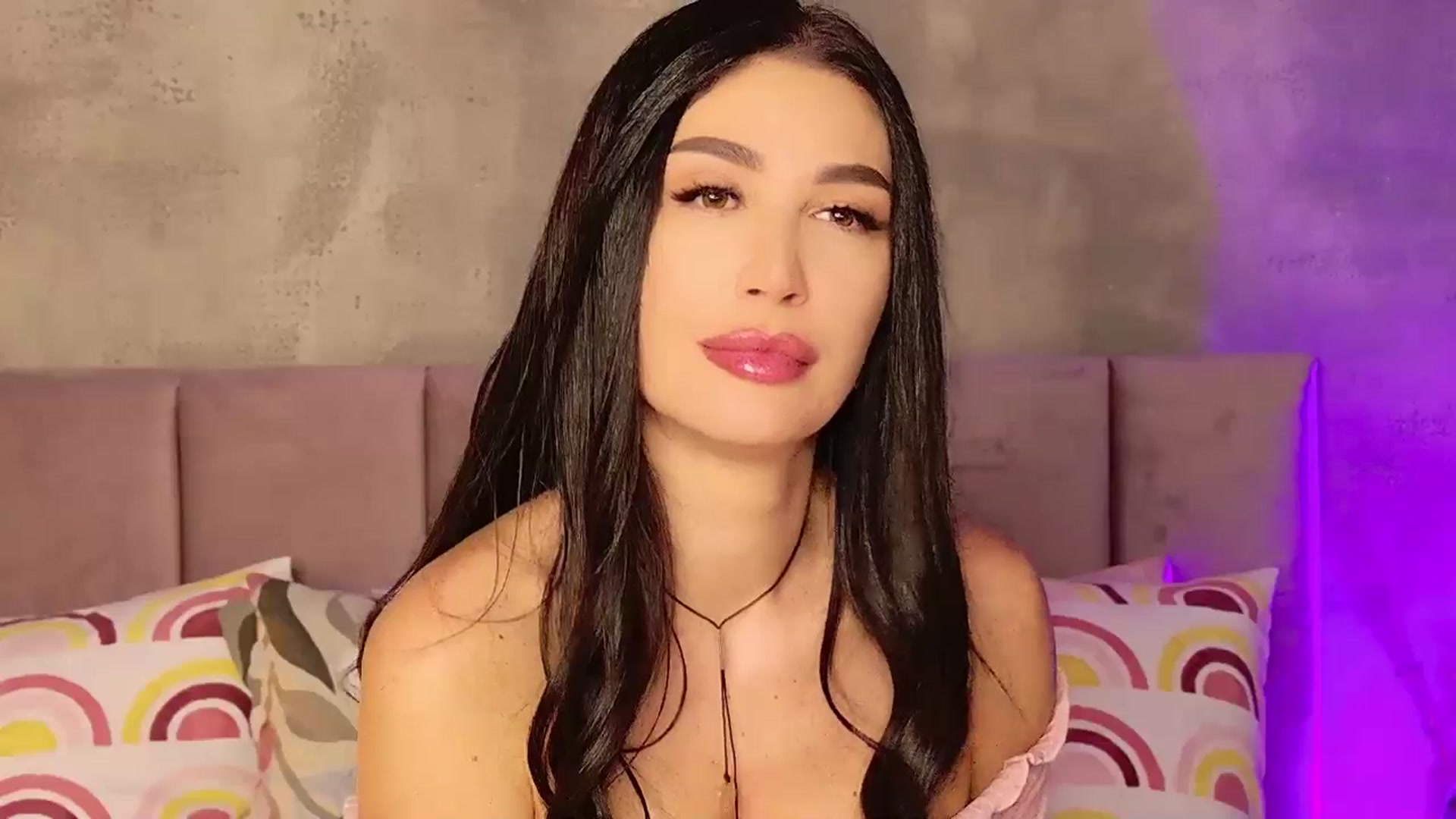 Gallery image thumbnail from AllisonDesire's myfreecams stream on, 11/25/2025, 19:44 image 11 of 20
