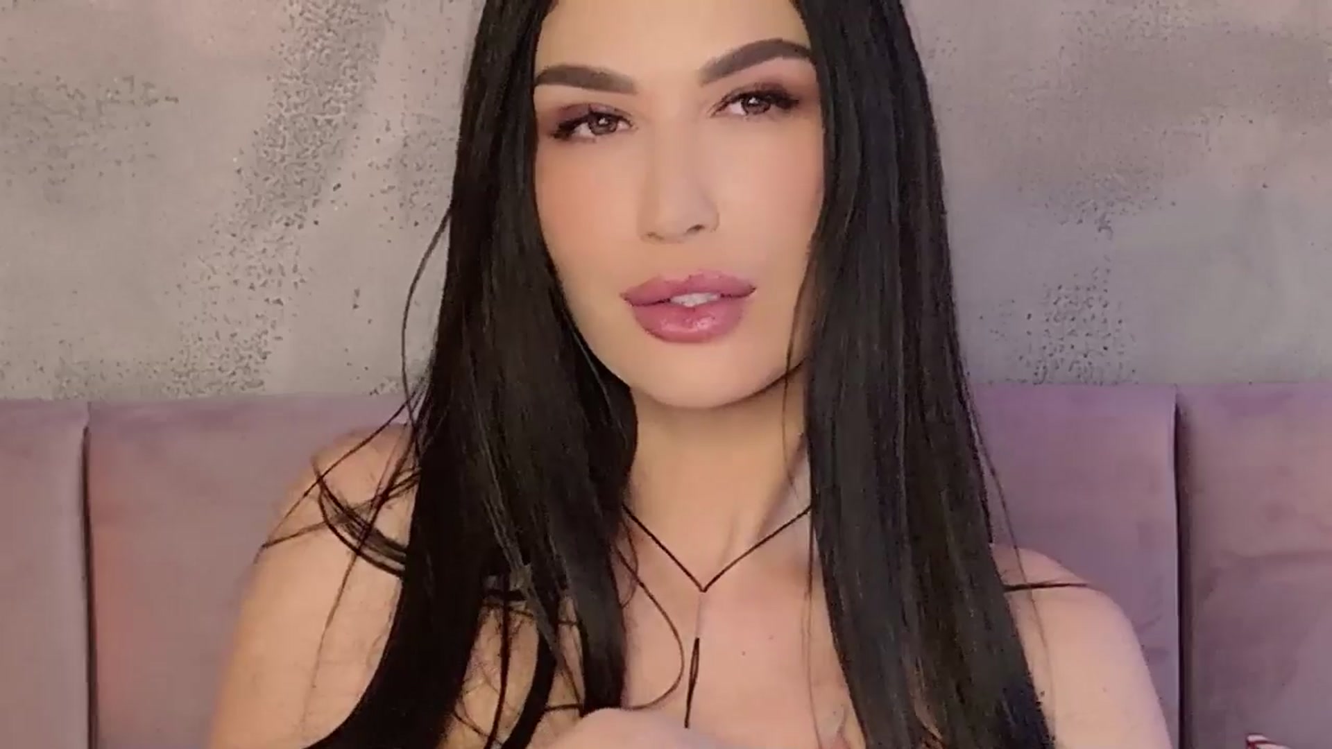 Gallery image thumbnail from AllisonDesire's myfreecams stream on, 12/13/2025, 14:24 image 15 of 20