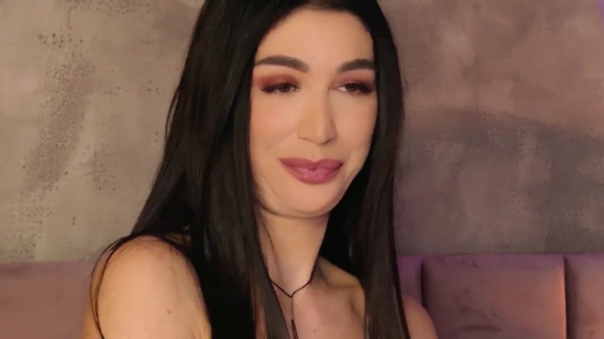 Gallery image thumbnail from AllisonDesire's myfreecams stream on, 12/14/2025, 15:04 image 15 of 20