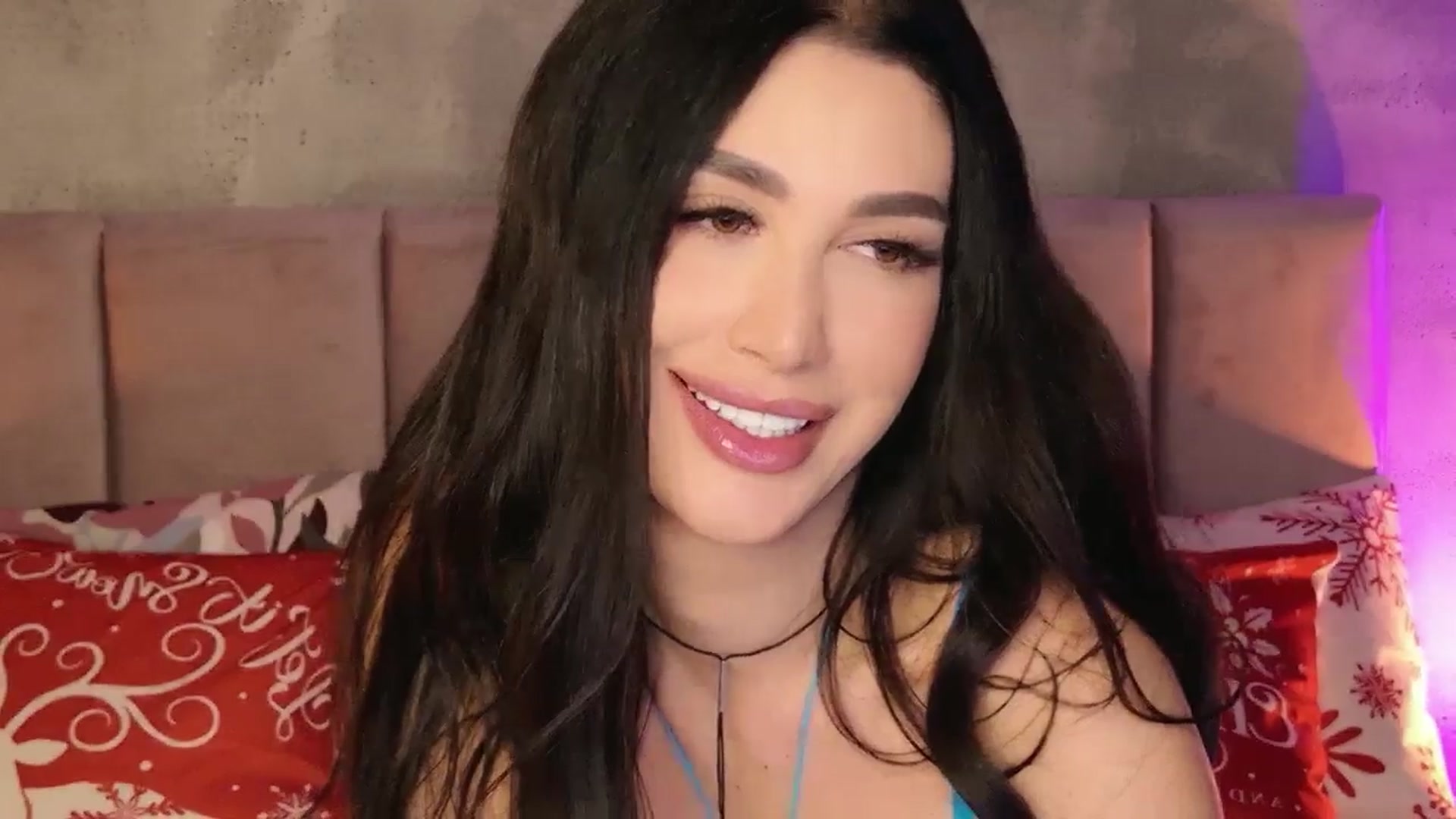 Gallery image thumbnail from AllisonDesire's myfreecams stream on, 12/17/2025, 17:52 image 4 of 20
