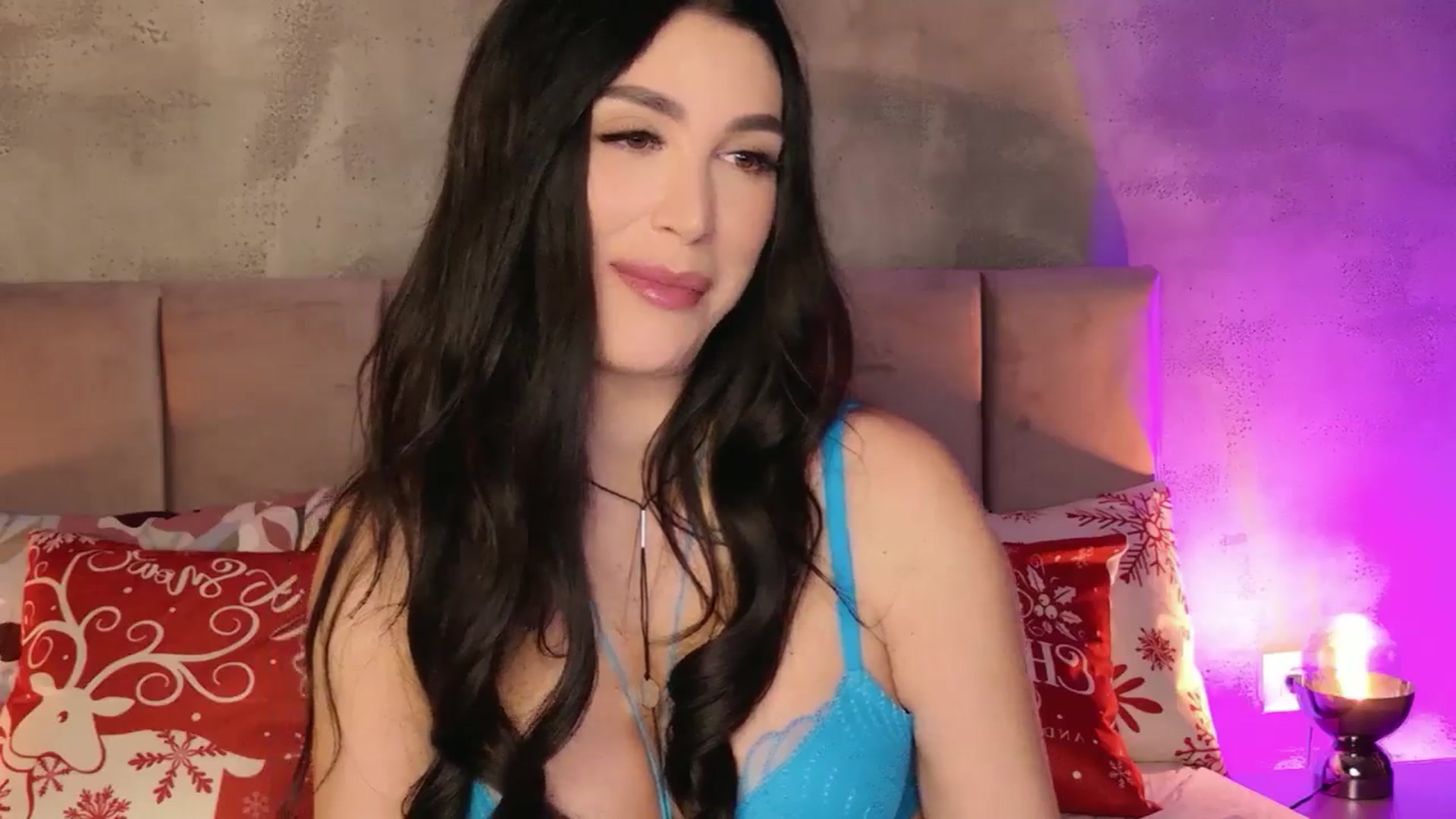 Gallery image thumbnail from AllisonDesire's myfreecams stream on, 12/17/2025, 17:52 image 16 of 20