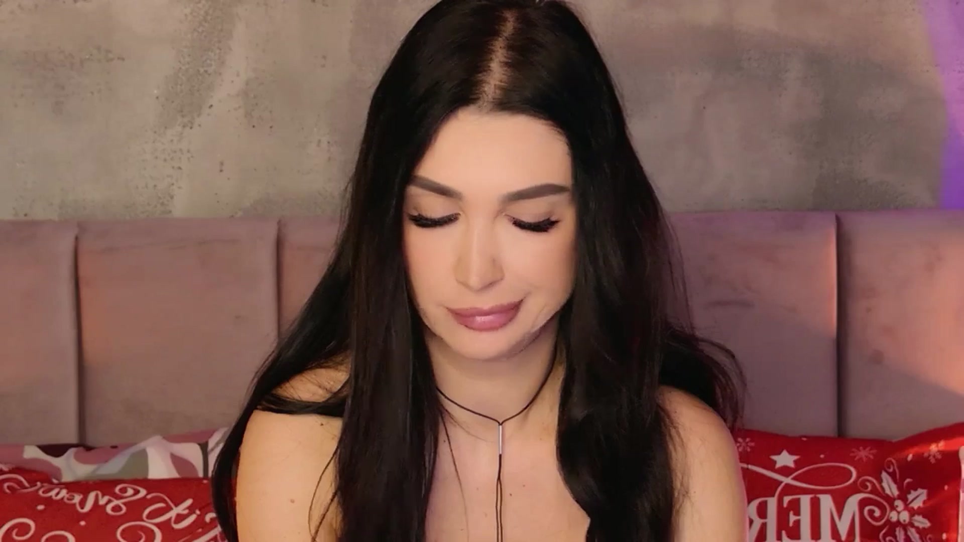 Gallery image thumbnail from AllisonDesire's myfreecams stream on, 12/18/2025, 13:06 image 6 of 20