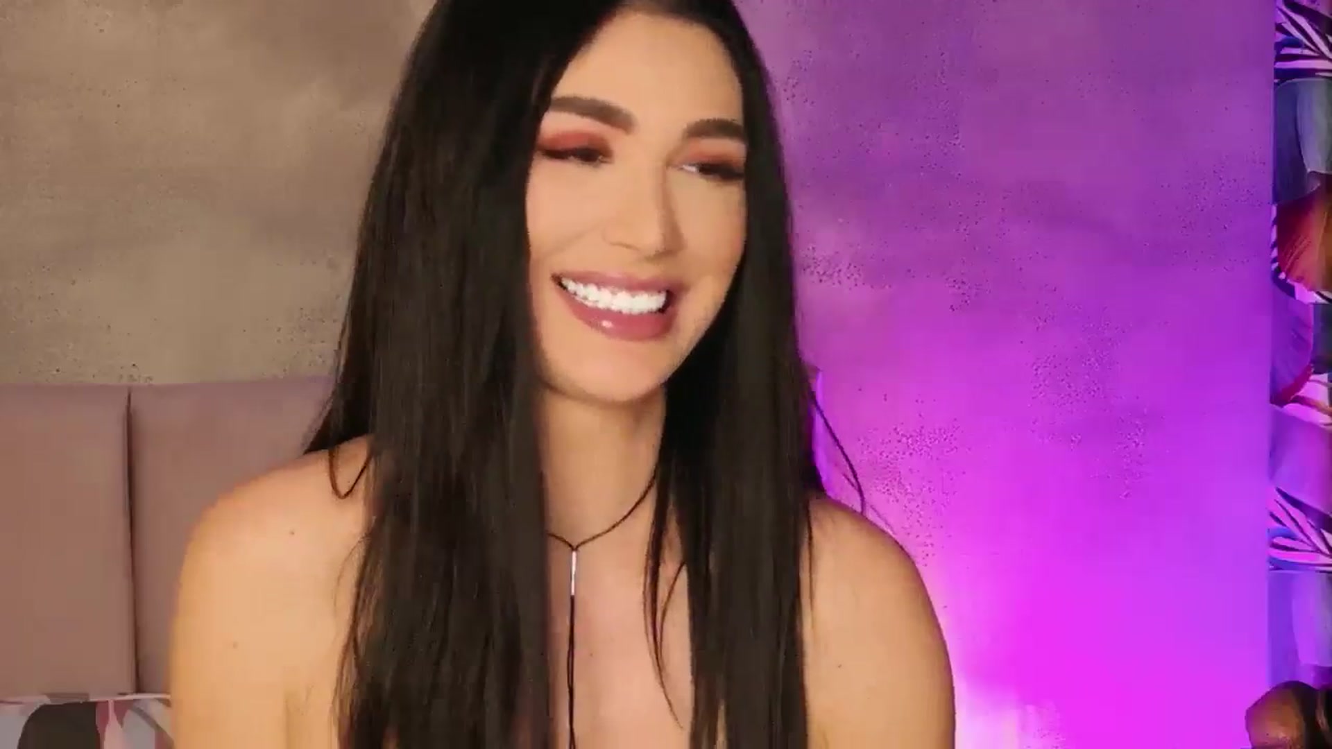 Gallery image thumbnail from AllisonDesire's myfreecams stream on, 12/27/2025, 20:10 image 17 of 20
