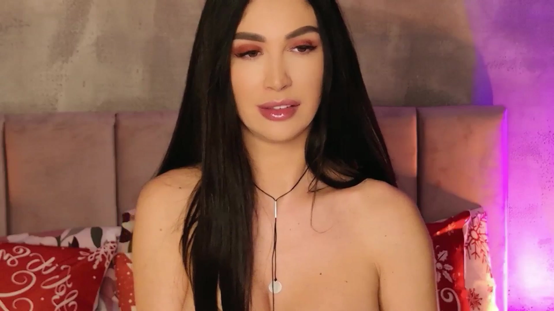 Gallery image thumbnail from AllisonDesire's myfreecams stream on, 12/28/2025, 20:28 image 2 of 20