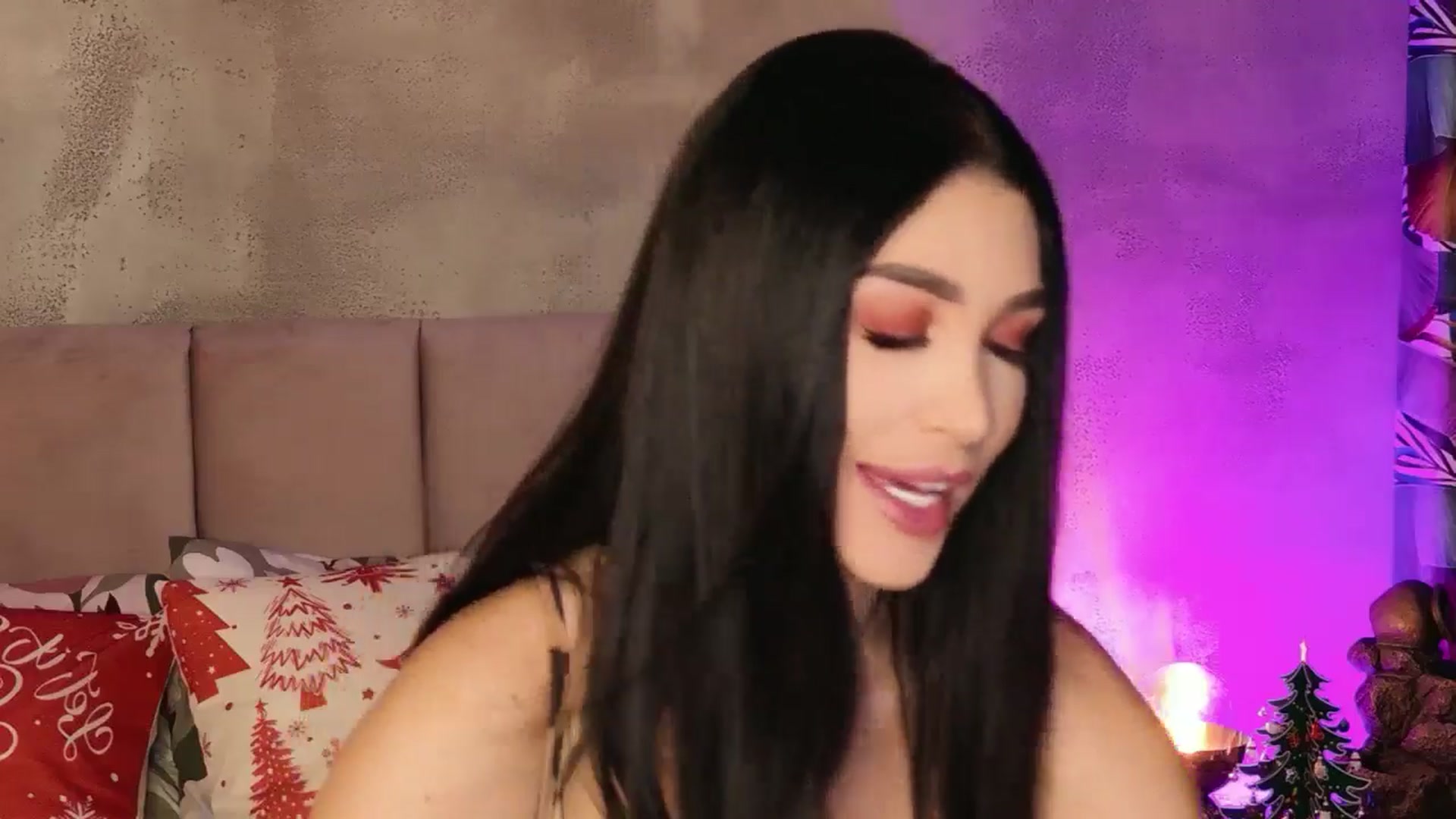 Gallery image thumbnail from AllisonDesire's myfreecams stream on, 12/29/2025, 16:53 image 7 of 20